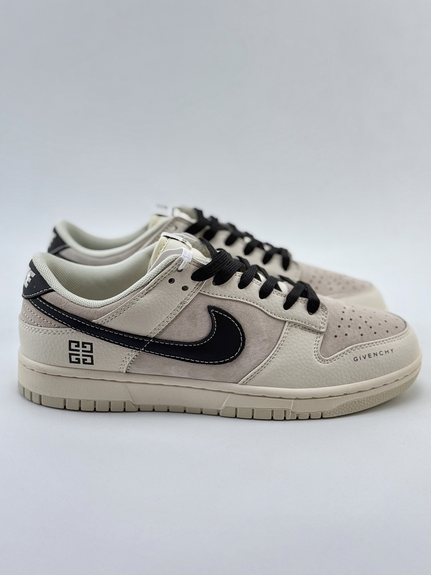 NIKE SB Dunk Low x GIVENCHY 白黑 出品 XX9925-025