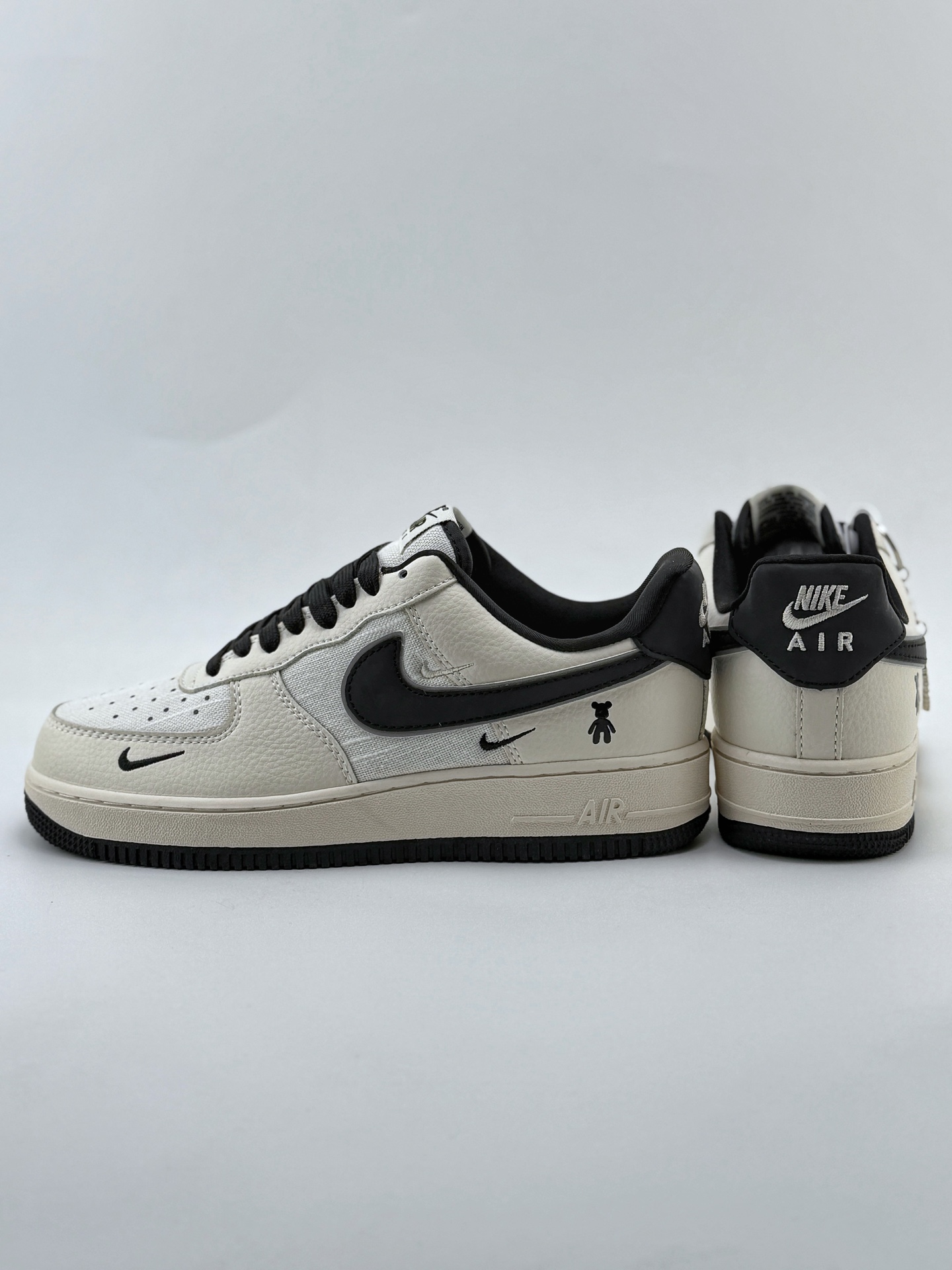 Nike Air Force 1 Low 07 x Bearbrick 白黑三小钩 KK1988-006