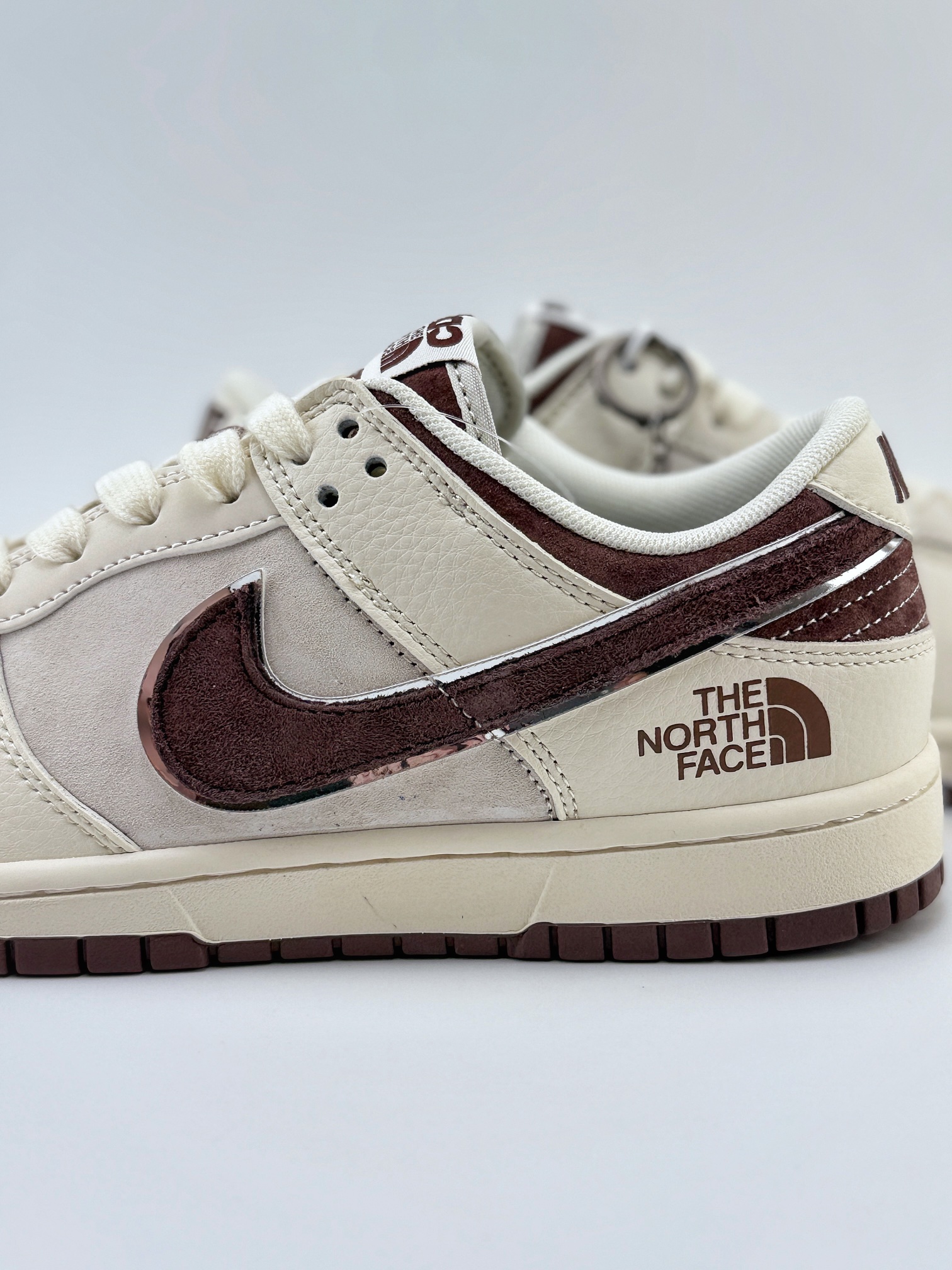 Nike SB Dunk Low x The North Face 白棕小钩 DQ1098-515