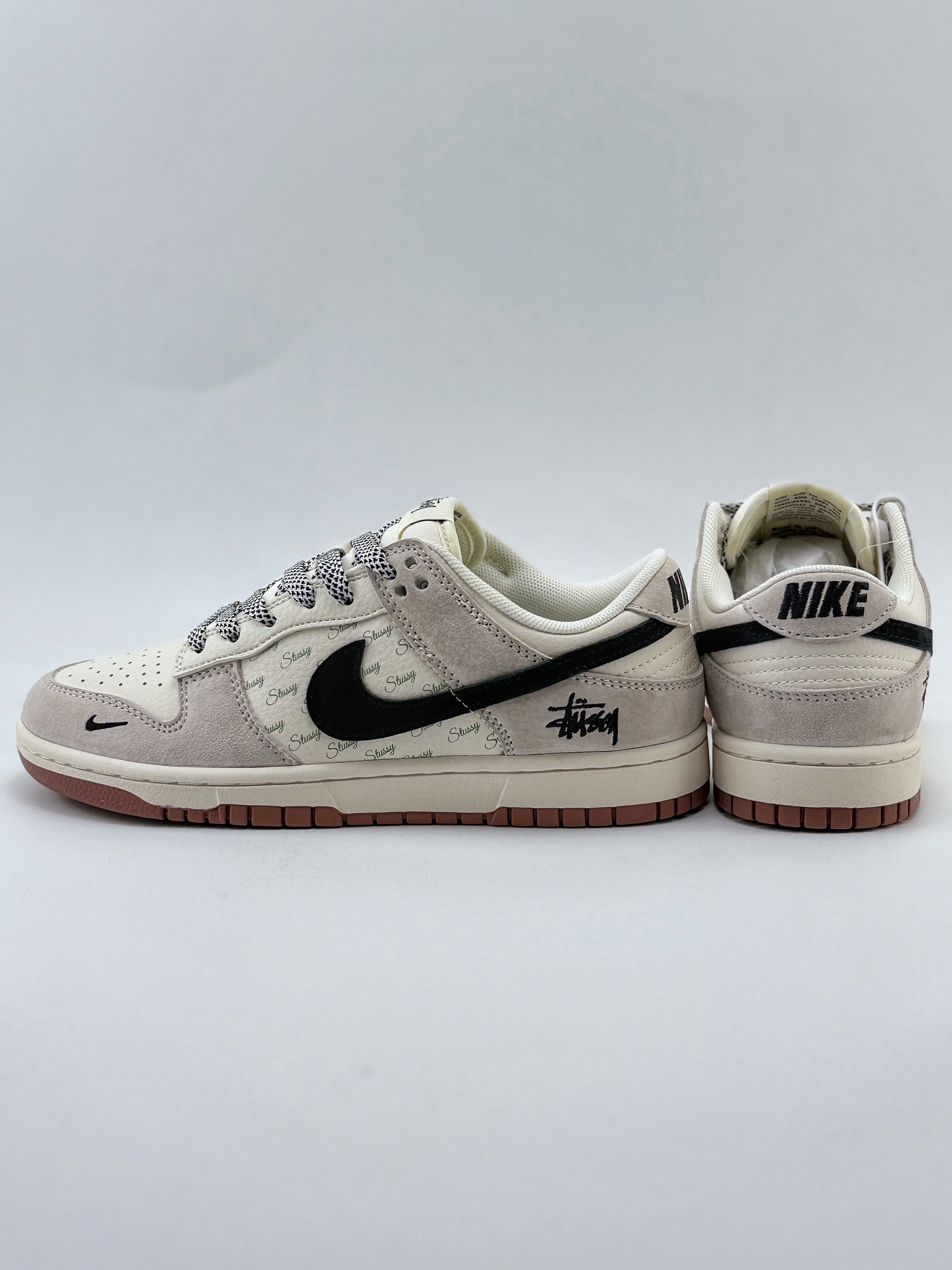 Nike SB Dunk Low x Stussy 白黑小钩满天星 CF3688-031