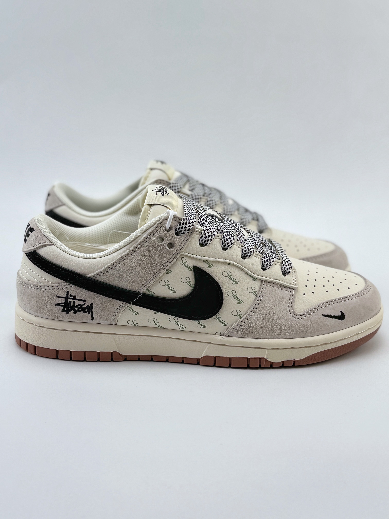 Nike SB Dunk Low x Stussy 白黑小钩满天星 CF3688-031