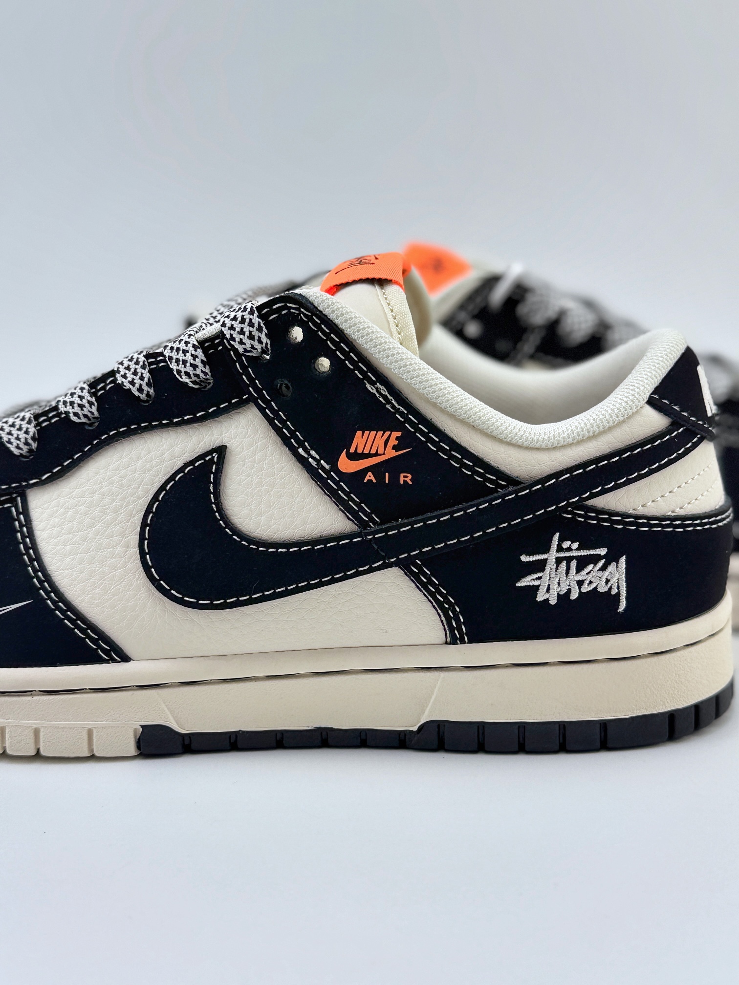 Nike SB Dunk Low x Stussy 黑白小钩满天星 MM1089-023