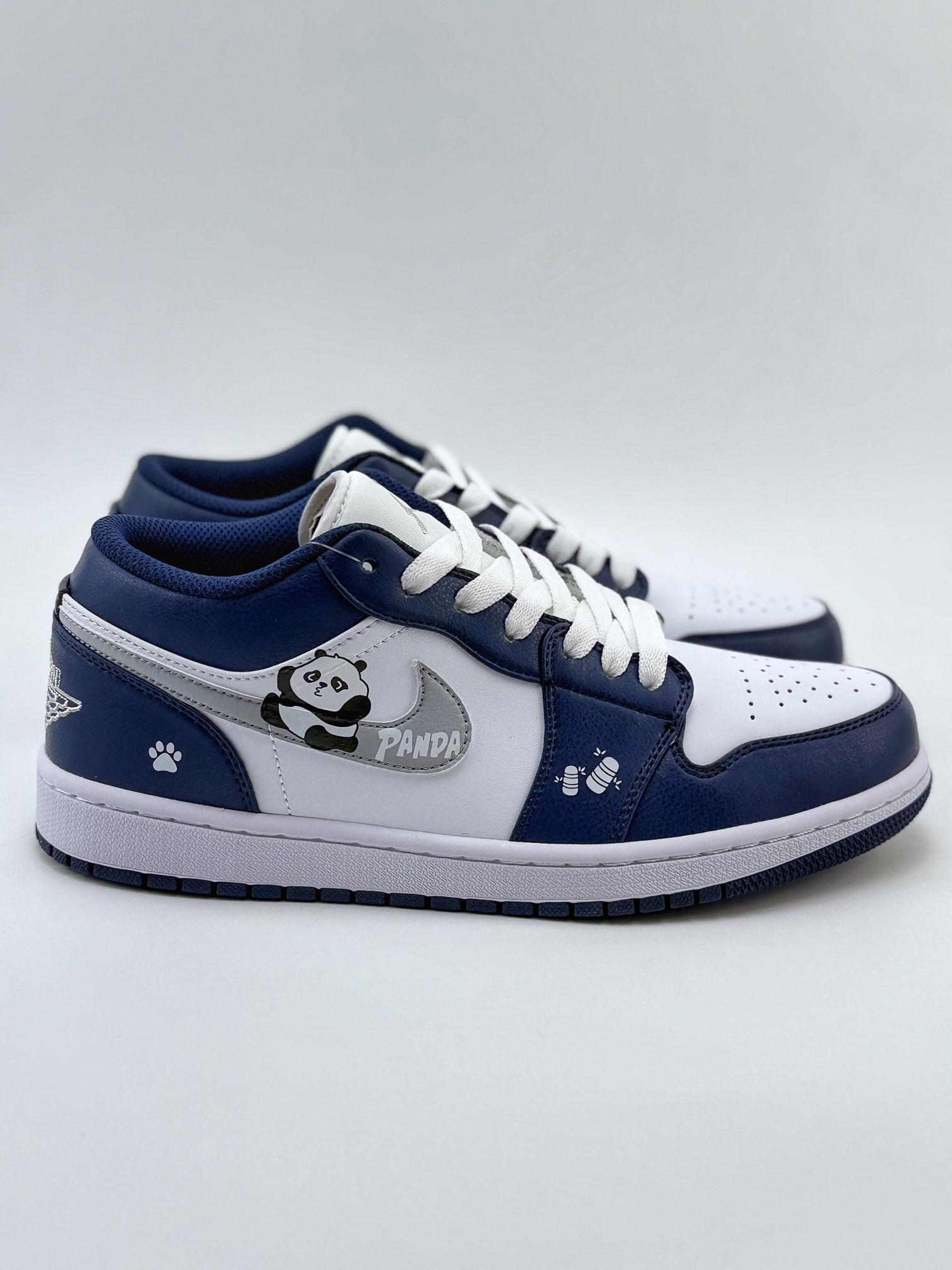 Air Jordan 1 Retro Low 嘟嘴熊猫 星之禾 白蓝 553558-141