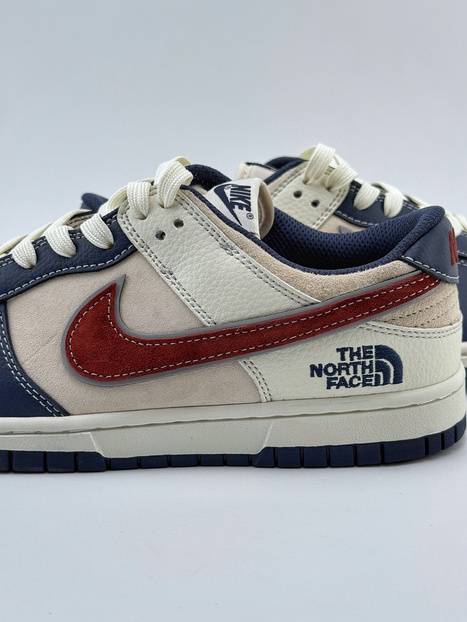 Nike SB Dunk Low x The North Face 米蓝红小钩 DJ2024-036