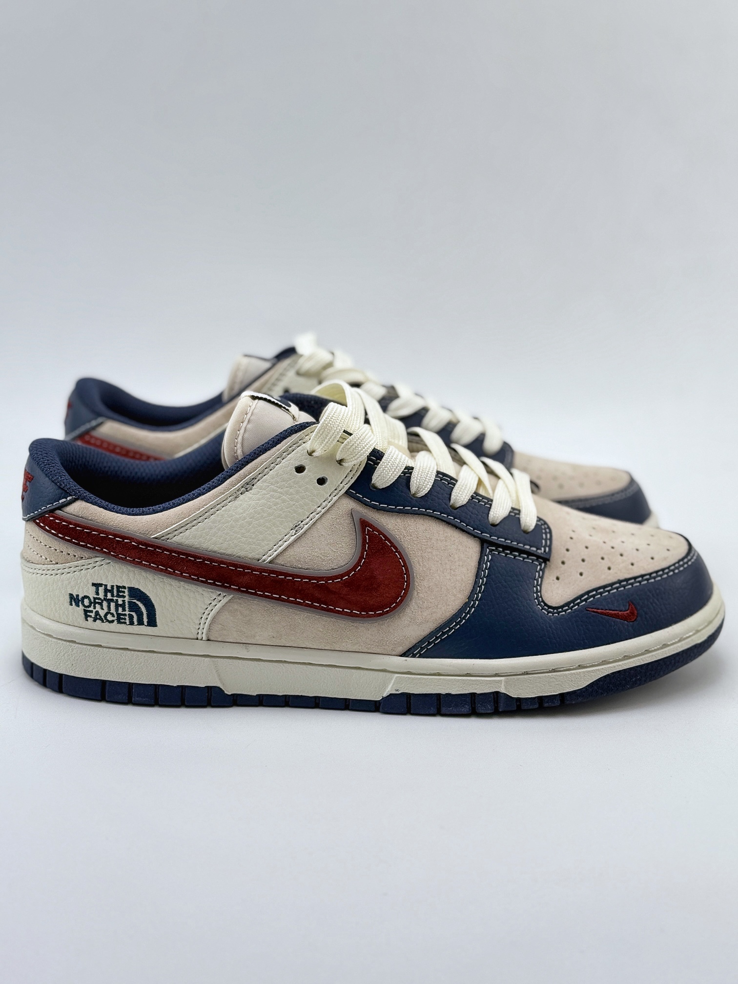 Nike SB Dunk Low x The North Face 米蓝红小钩 DJ2024-036