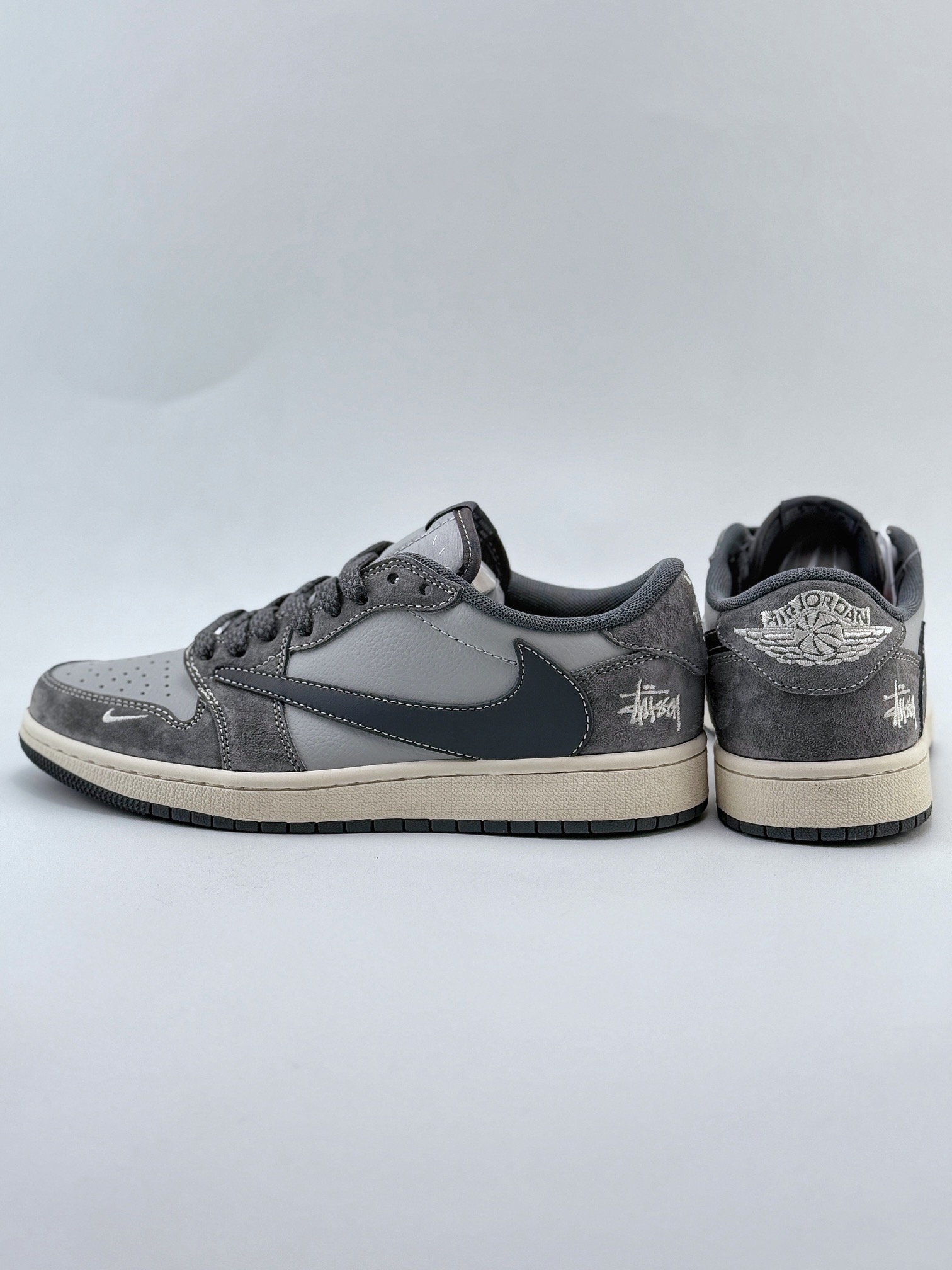 Travis Scott x Nike Air Jordan 1 Low x Stussy Air Jordan 1 Low 反转灰白小钩满天星倒钩 SJ2068-120