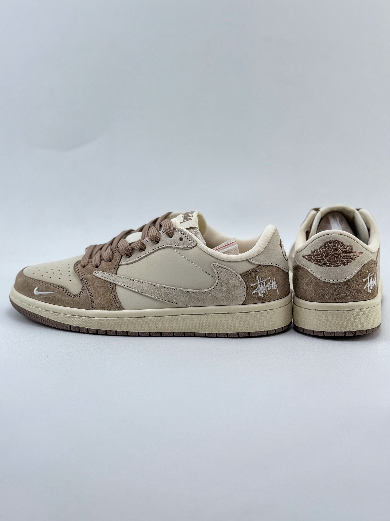 Travis Scott x Nike Air Jordan 1 Low x Supreme Air Jordan 1 Low 反转米棕小钩倒钩 JH6089-001