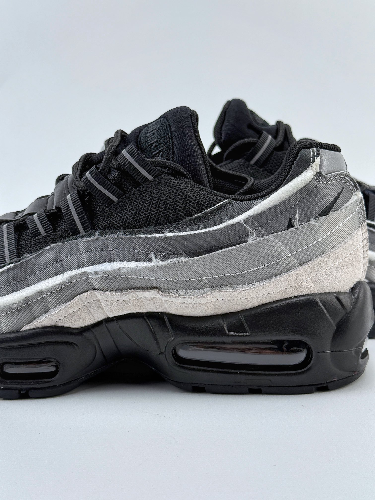 渠道订单NK Air Max 95 x CDG 黑白灰 全新配色95子弹复古联名减震气垫跑步鞋 CU8406-101