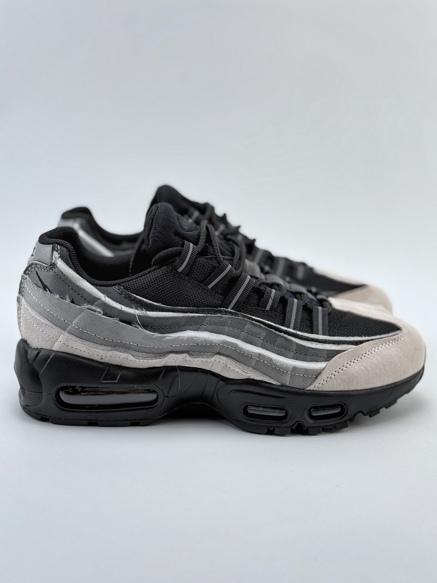 渠道订单NK Air Max 95 x CDG 黑白灰 全新配色95子弹复古联名减震气垫跑步鞋 CU8406-101