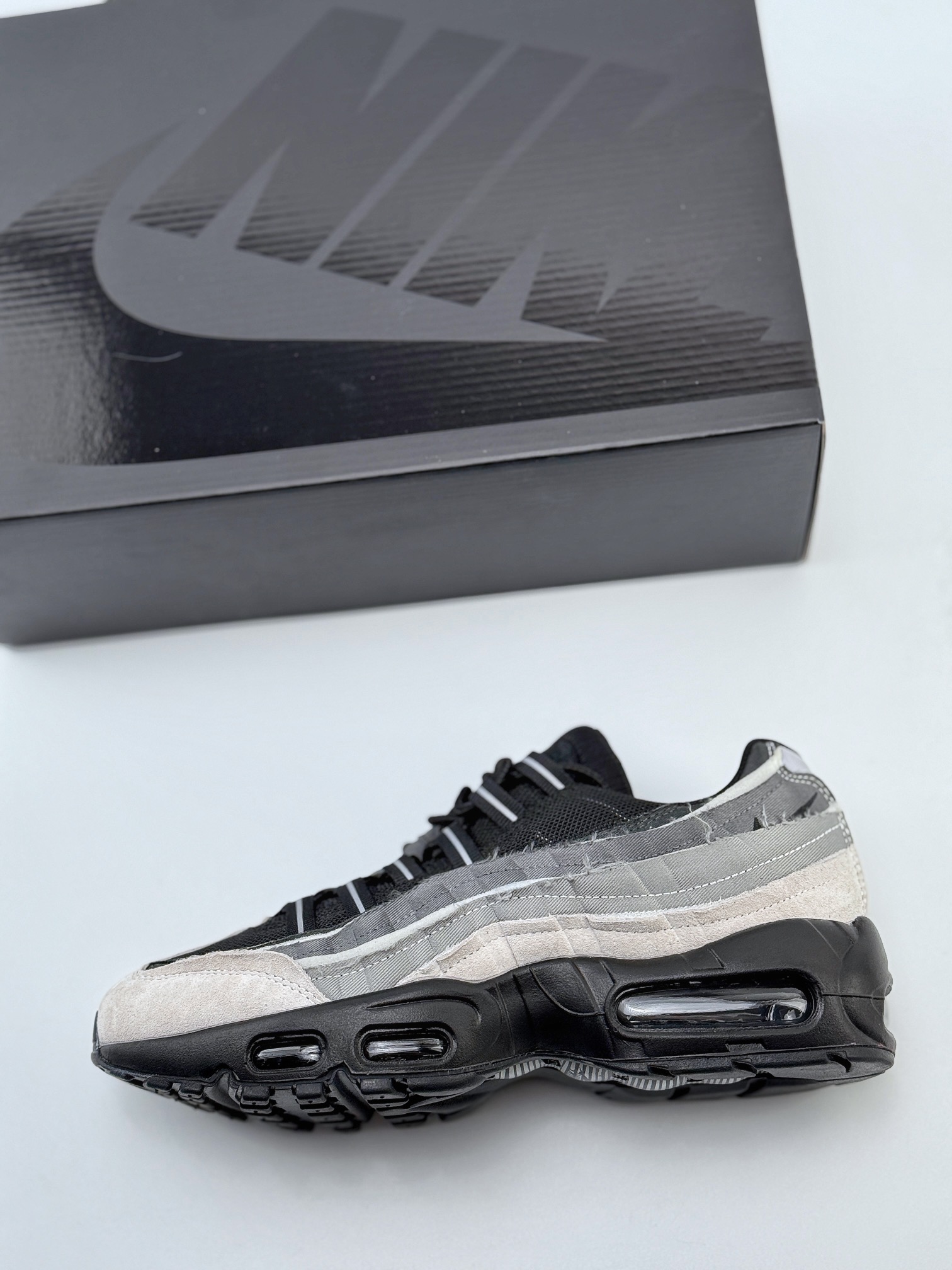 渠道订单NK Air Max 95 x CDG 黑白灰 全新配色95子弹复古联名减震气垫跑步鞋 CU8406-101