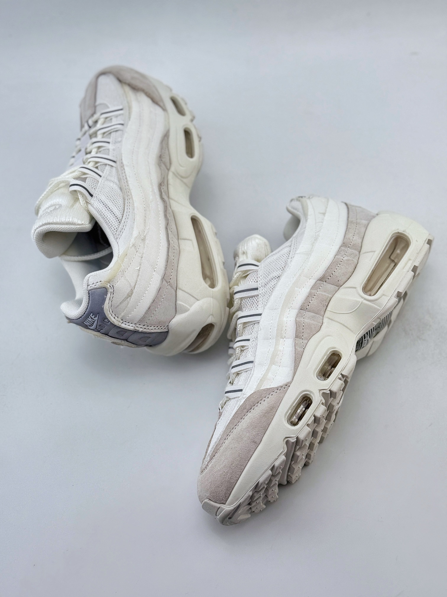 渠道订单NK Air Max 95 x CDG 纯白 全新配色95子弹复古联名减震气垫跑步鞋 CU8406-100