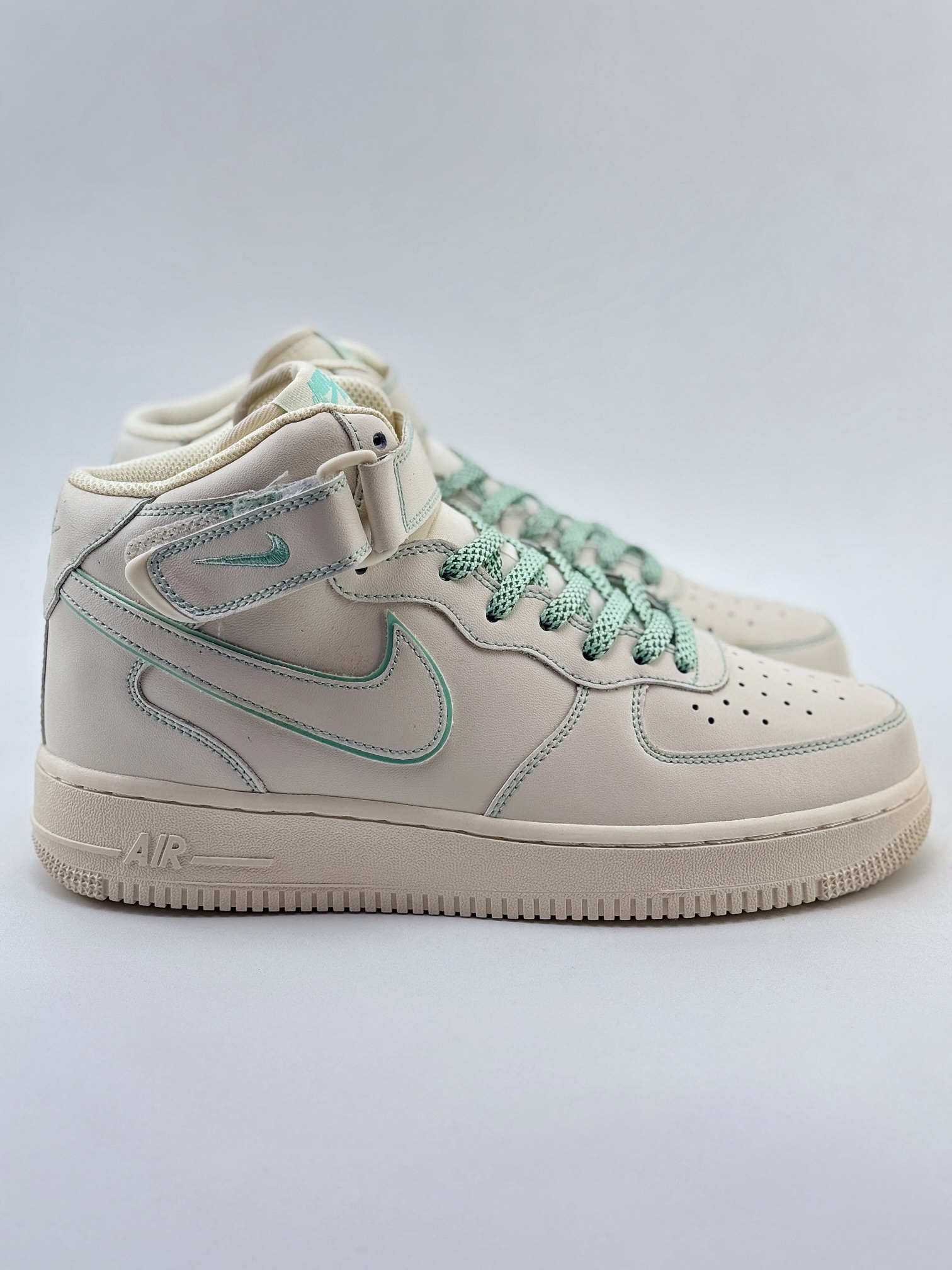 Nike Air Force 1 Mid 07 兔八哥 BY6899-695