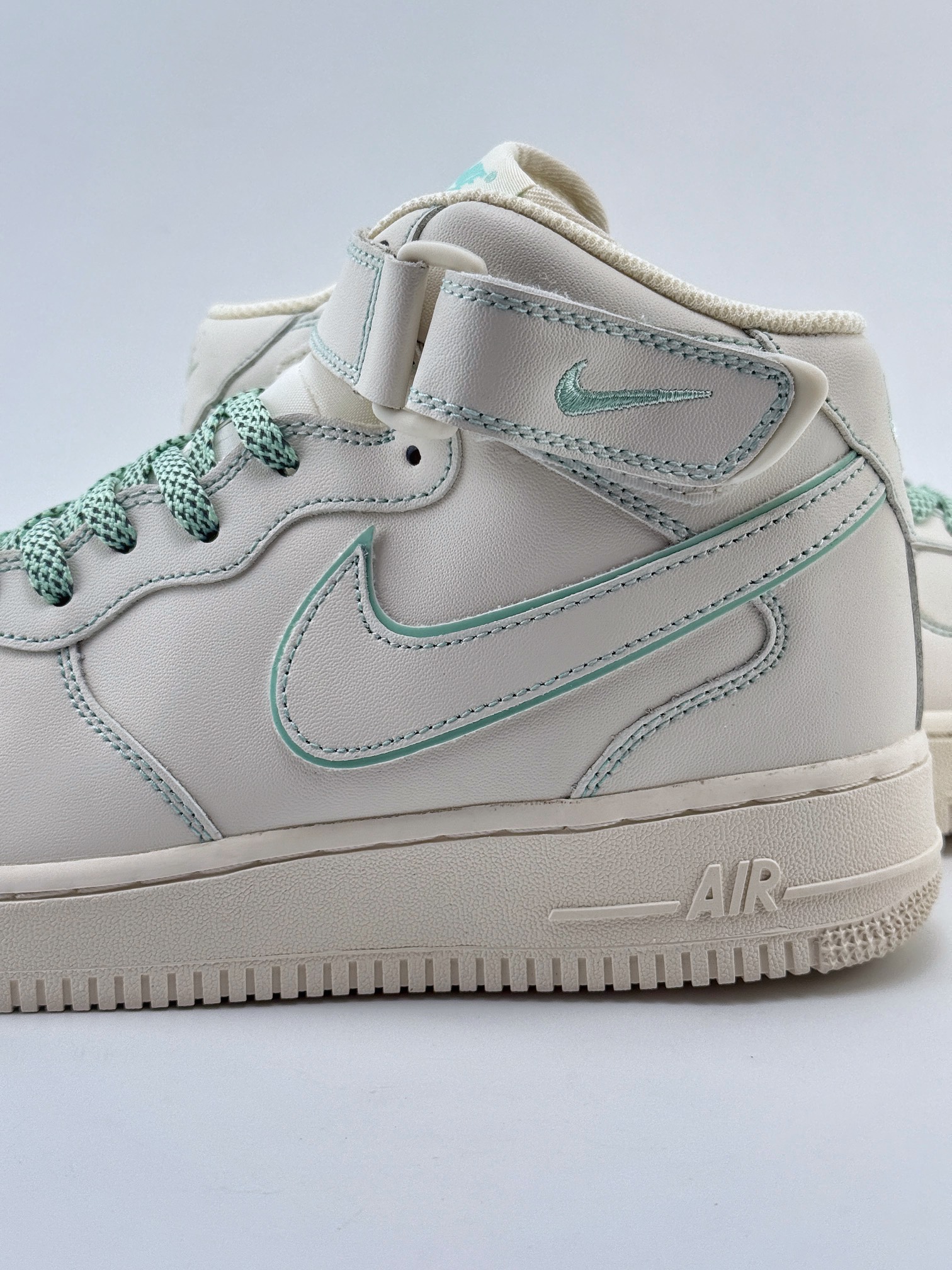 Nike Air Force 1 Mid 07 兔八哥 BY6899-695