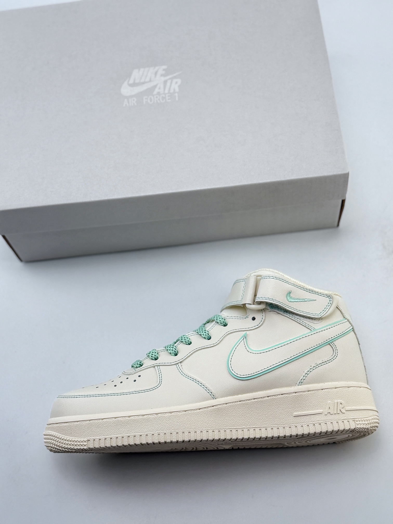 Nike Air Force 1 Mid 07 兔八哥 BY6899-695