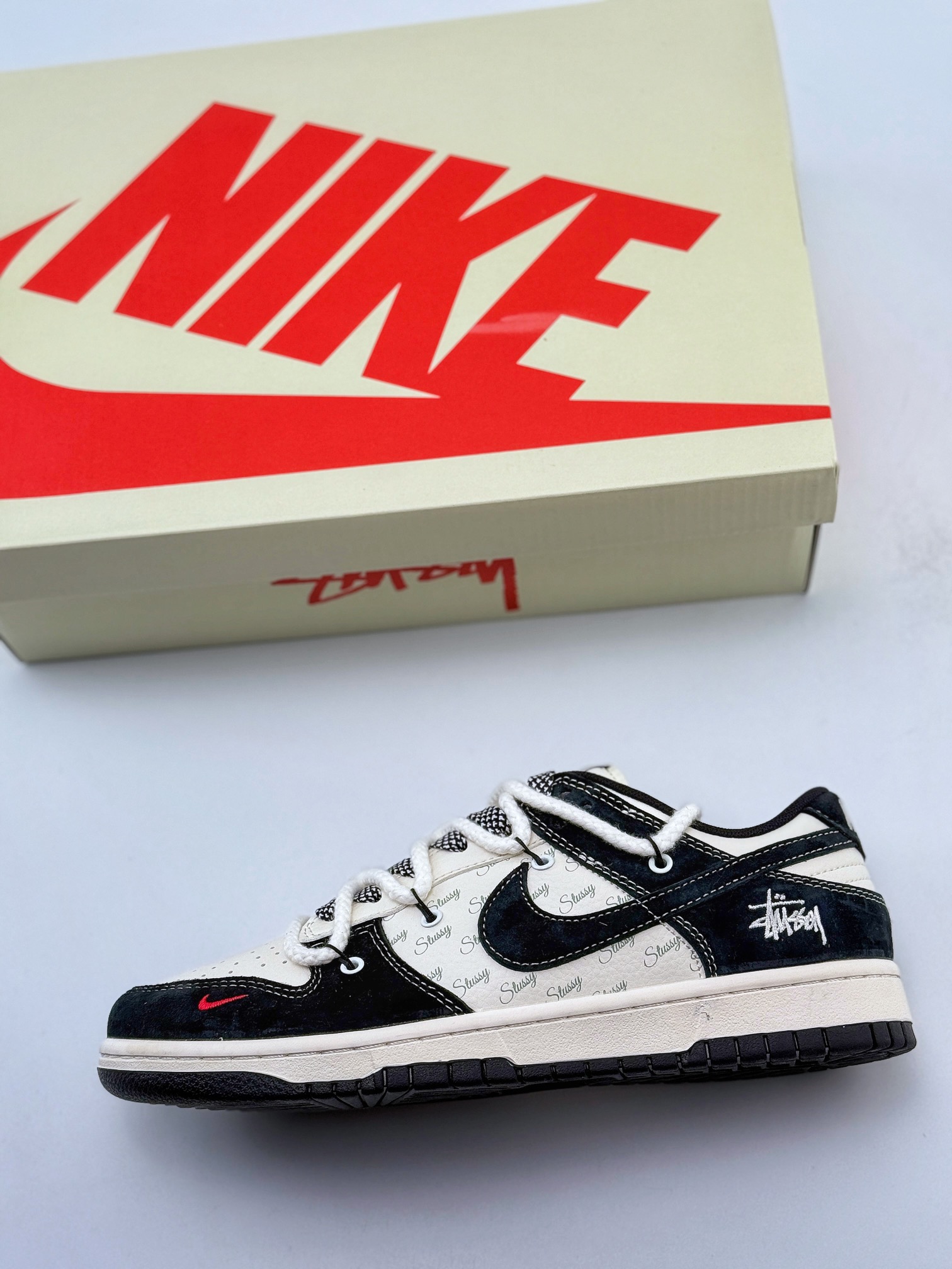 Nike SB Dunk Low x Stussy 米黑红小钩绑带满天星 SJ2068-311