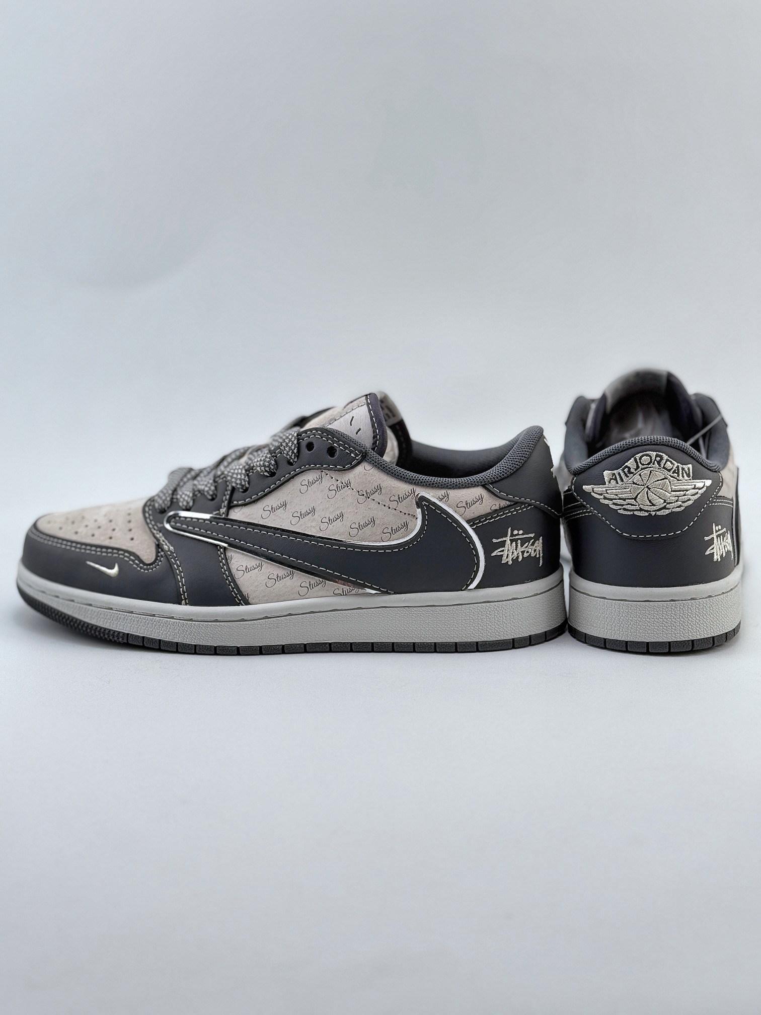 Travis Scott x Nike Air Jordan 1 Low x Stussy Air Jordan 1 Low 反转米灰小钩满天星倒钩 XZ3398-003