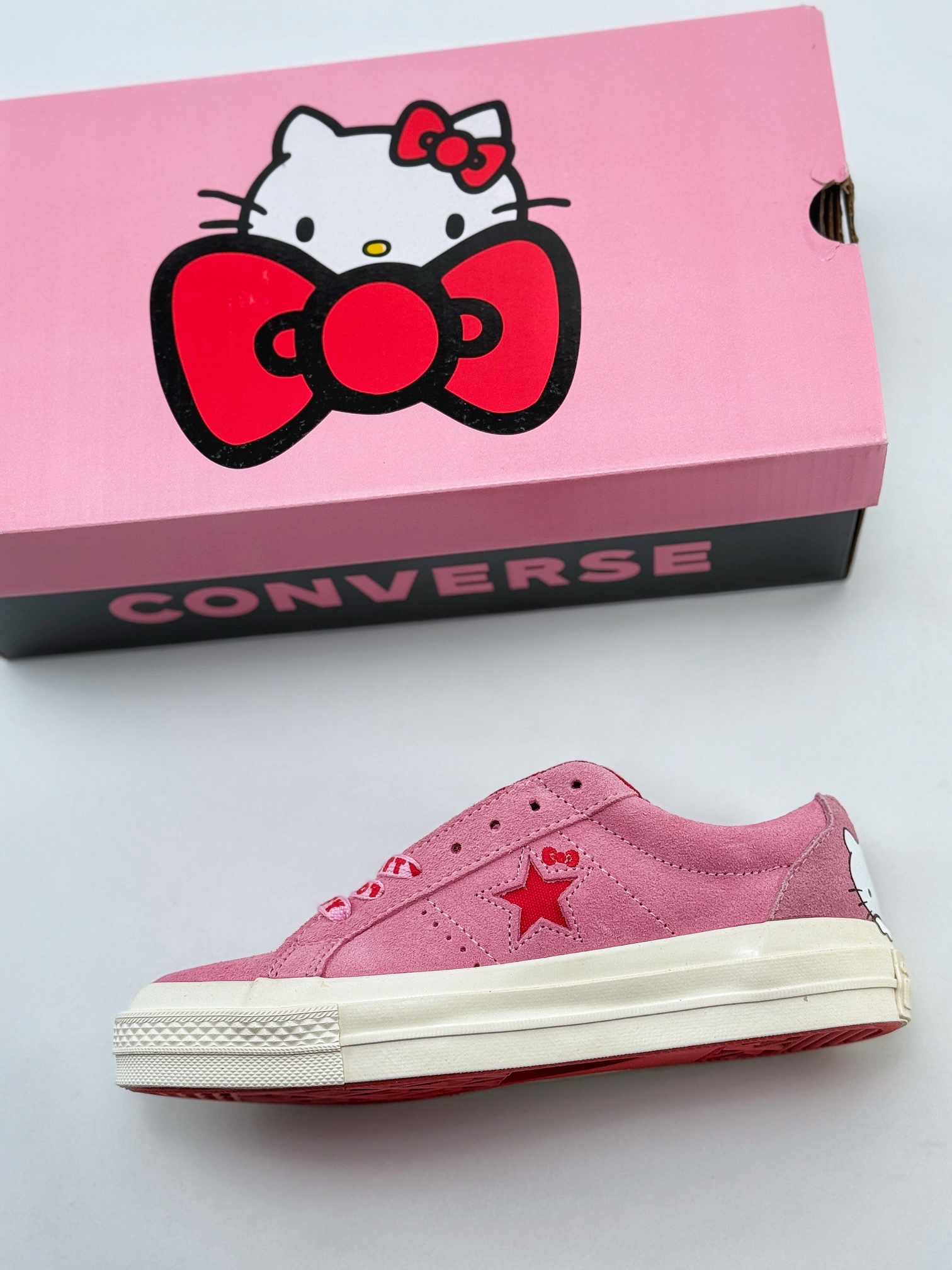 Converse x Hello Kitty 联名限量款 One Star经典鞋型