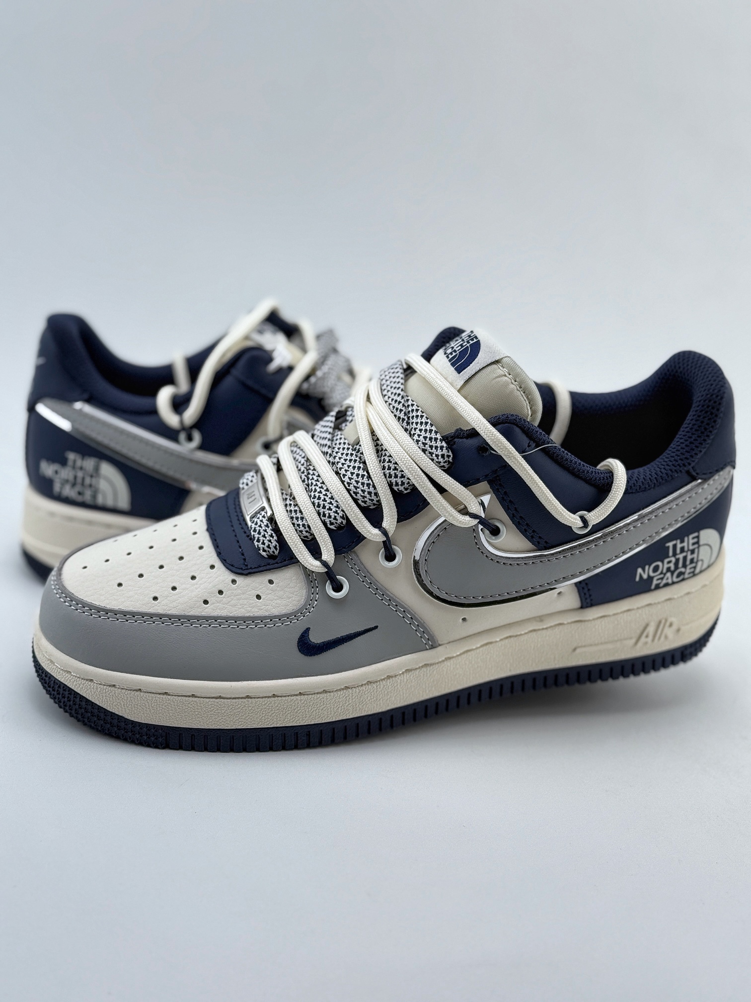 Nike Air Force 1 Low 07 x The North Face 米灰蓝绑带满天星 SJ1198-700