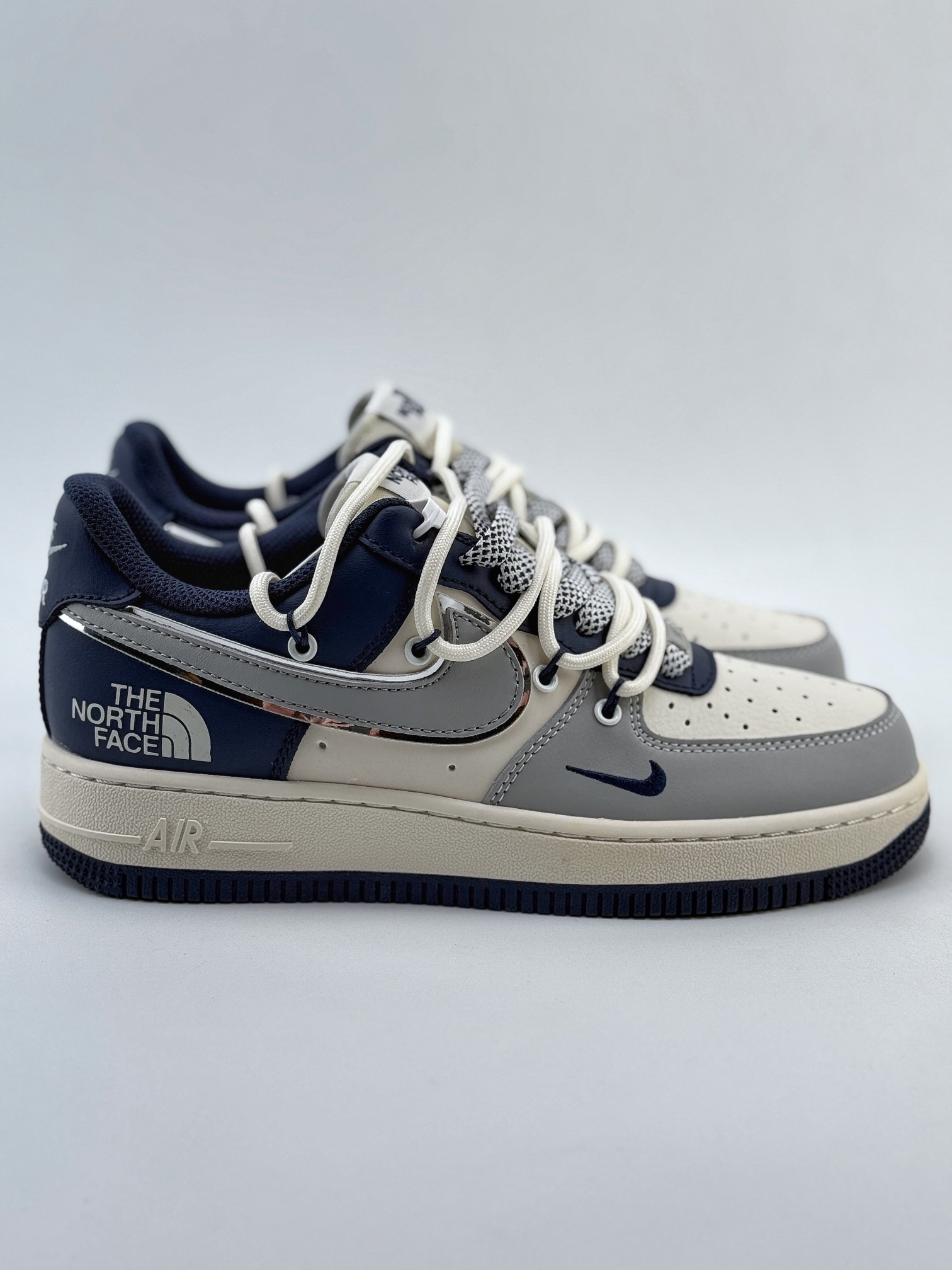 Nike Air Force 1 Low 07 x The North Face 米灰蓝绑带满天星 SJ1198-700