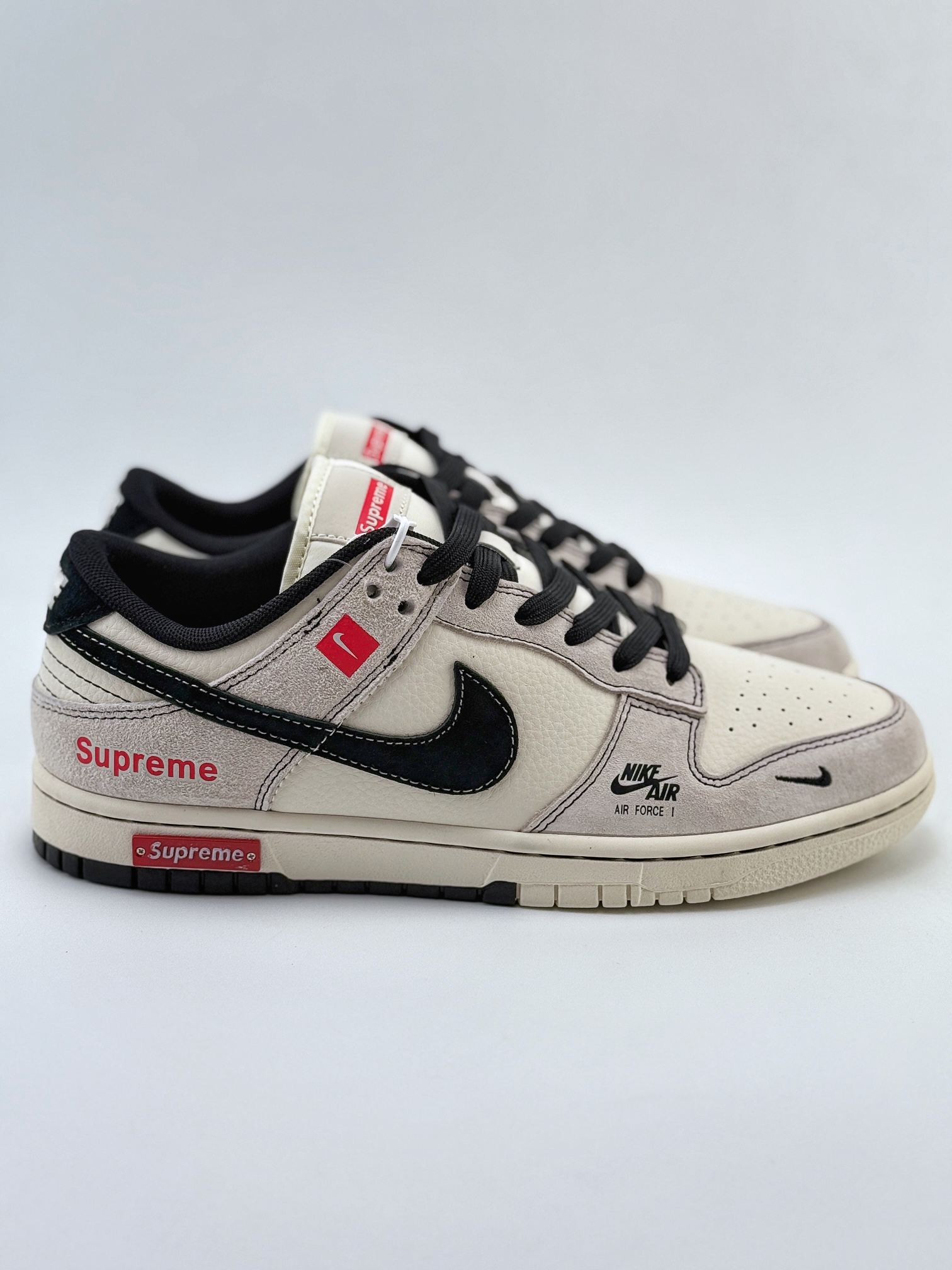 Nike SB Dunk Low x Supreme 米黑小钩 MM1089-019