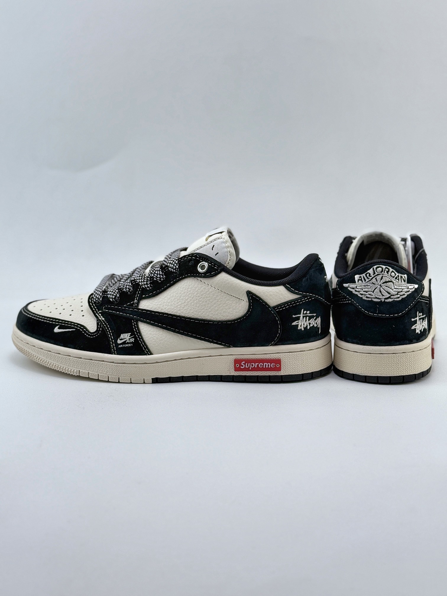 Travis Scott x Nike Air Jordan 1 Low x Supreme Air Jordan 1 Low 反转黑米小钩满天星倒钩 SJ2068-124