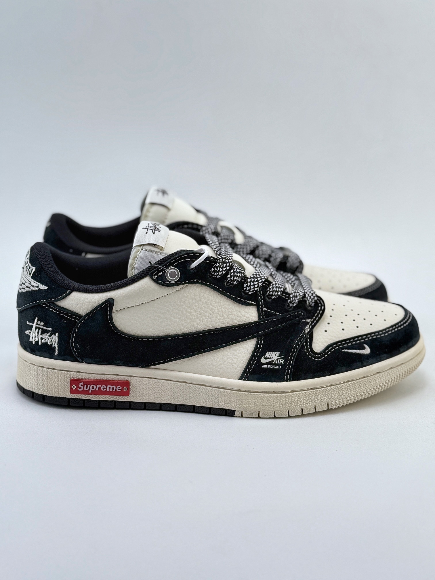 Travis Scott x Nike Air Jordan 1 Low x Supreme Air Jordan 1 Low 反转黑米小钩满天星倒钩 SJ2068-124