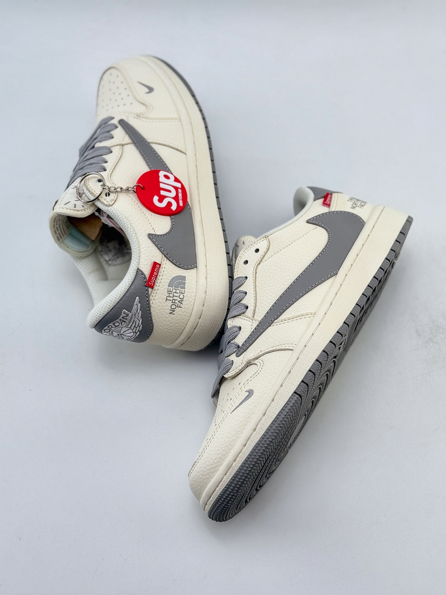 Travis Scott x Nike Air Jordan 1 Low x Supreme x The North Face Air Jordan 1 Low 反转米灰小钩满天星倒钩 XZ3398-003