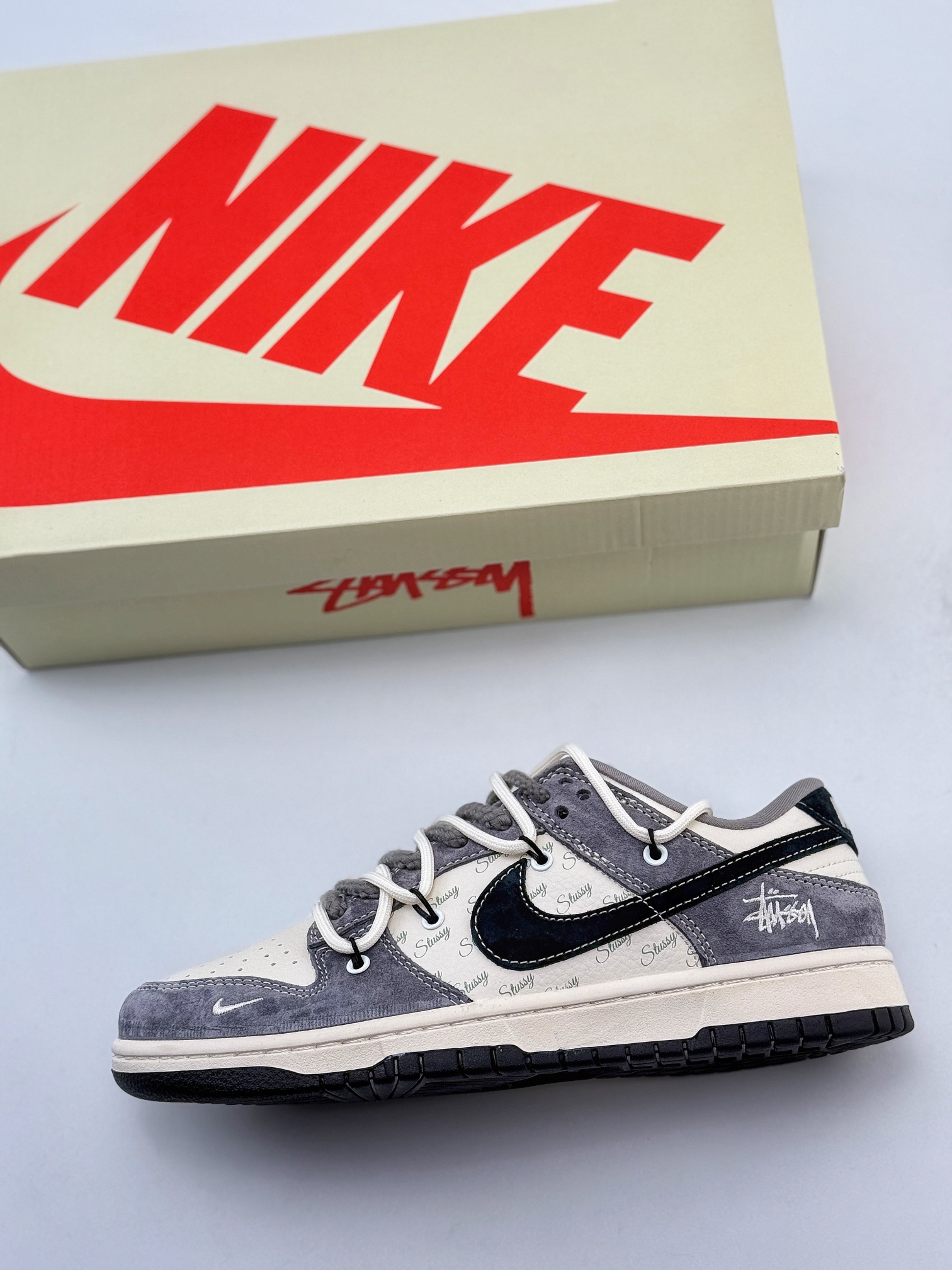 Nike SB Dunk Low x Stussy 米灰黑绑带 SJ2068-305