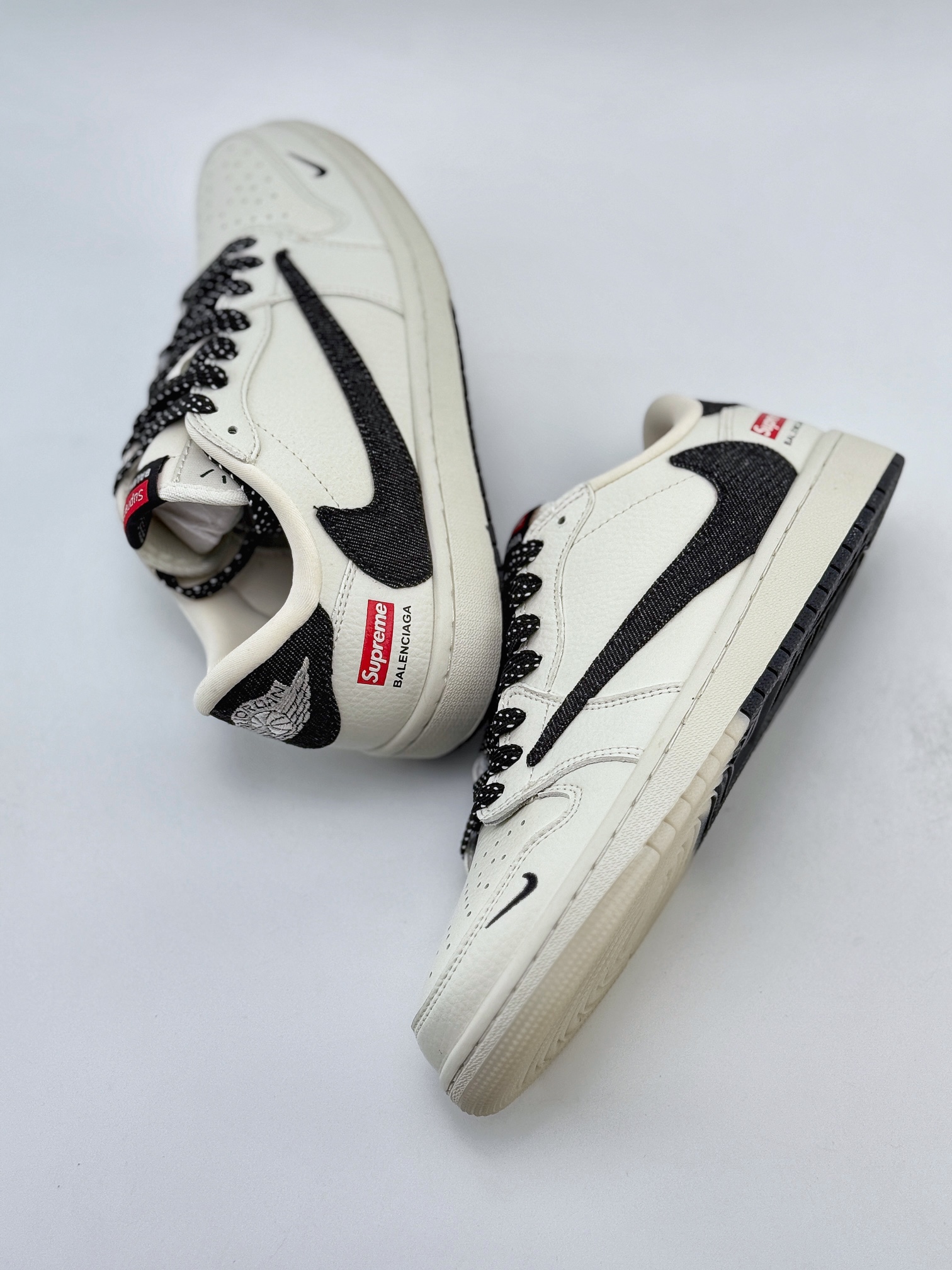 Travis Scott x Nike Air Jordan 1 Low x Supreme x Balenciaga Air Jordan 1 Low 反转白黑小钩满天星倒钩 JH6088-704