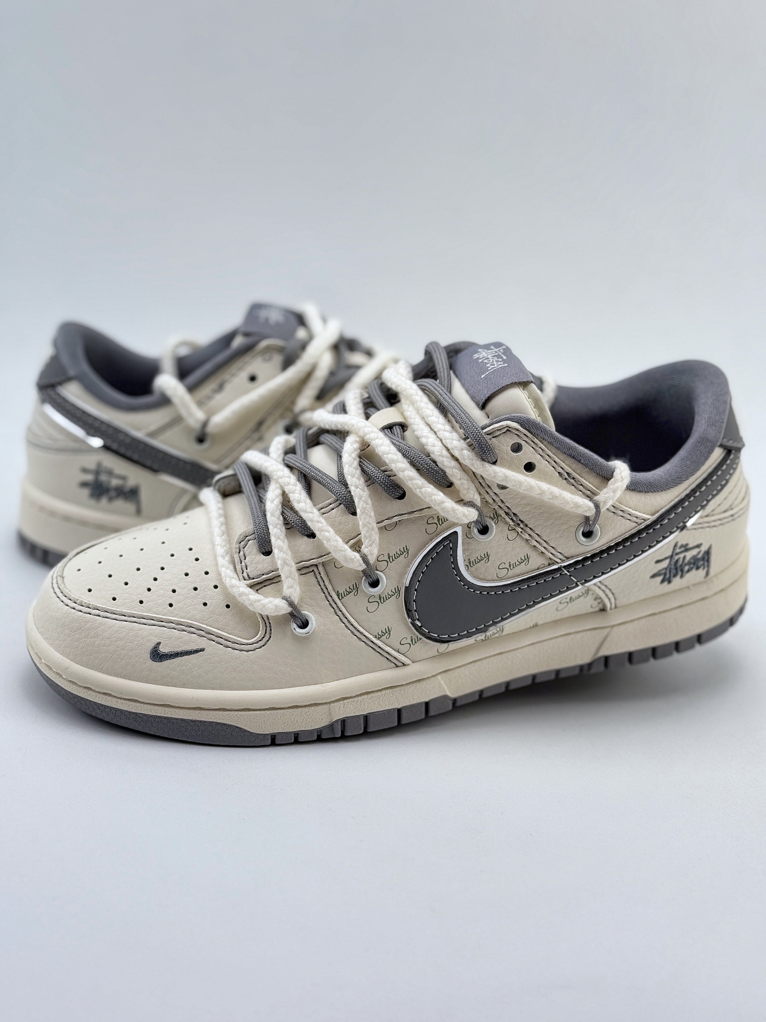 Nike SB Dunk Low x Stussy 米灰小钩绑带 SJ2068-310