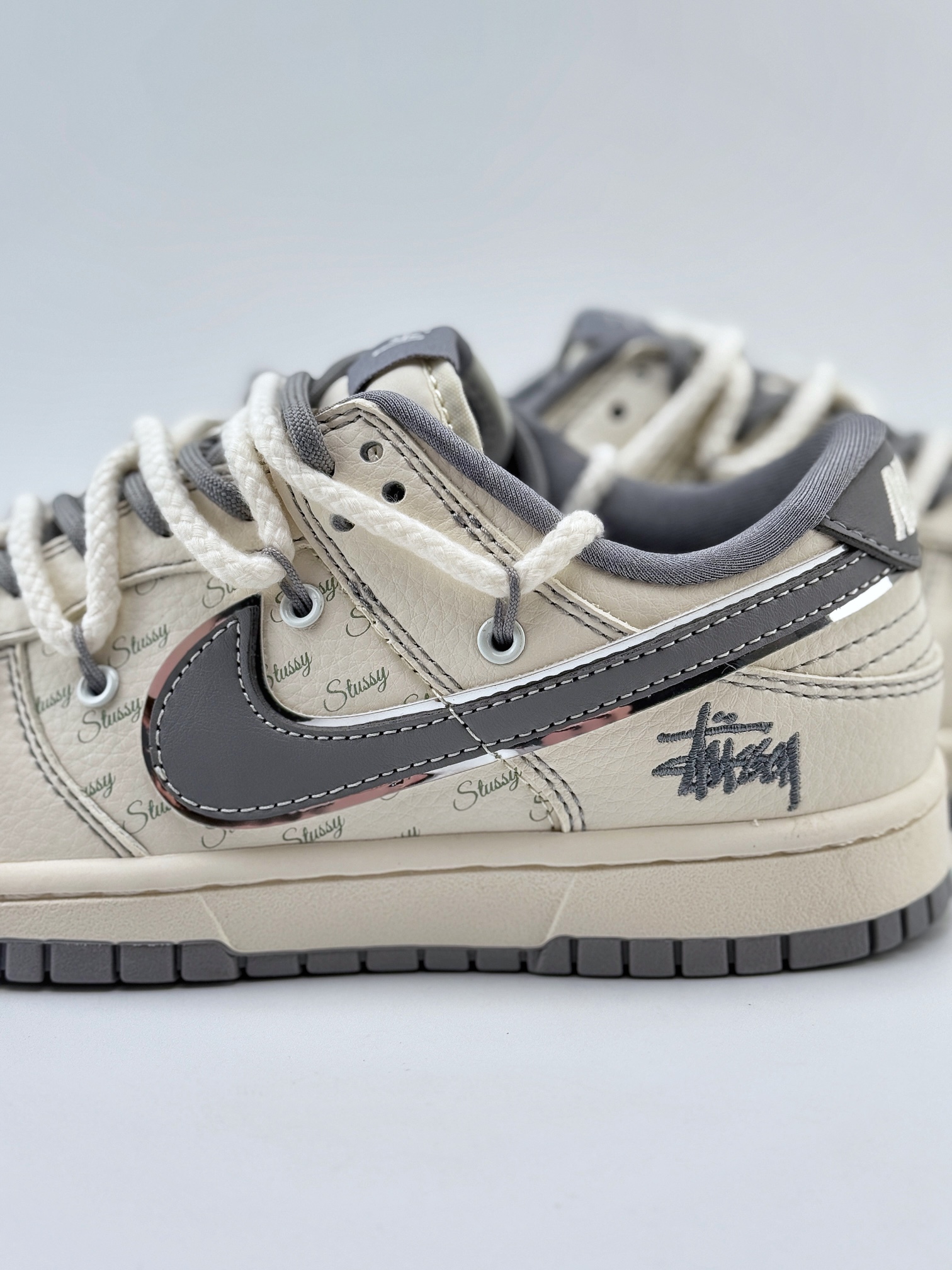 Nike SB Dunk Low x Stussy 米灰小钩绑带 SJ2068-310