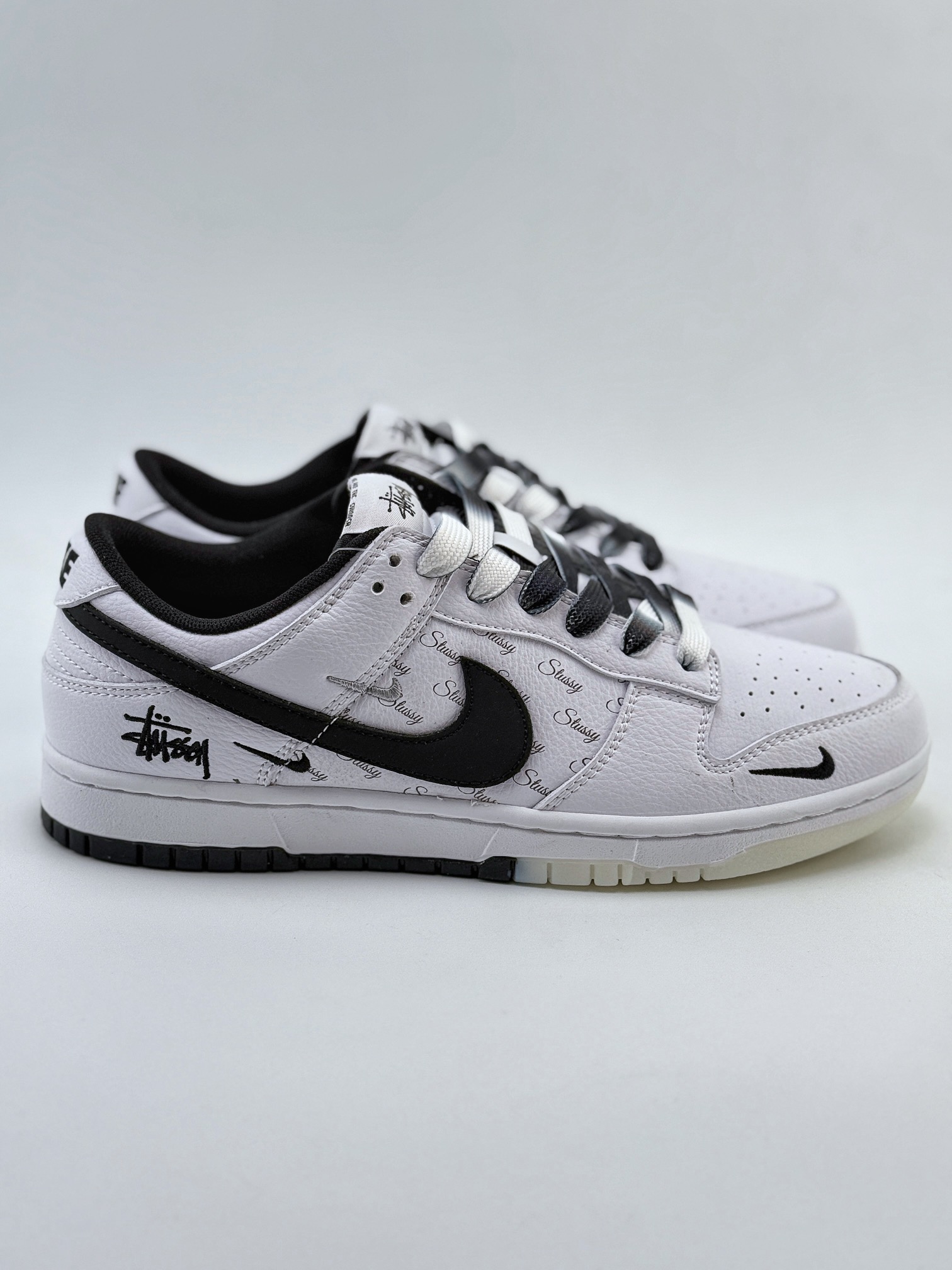 Nike SB Dunk Low x Stussy 白黑三小钩 NK3638-045