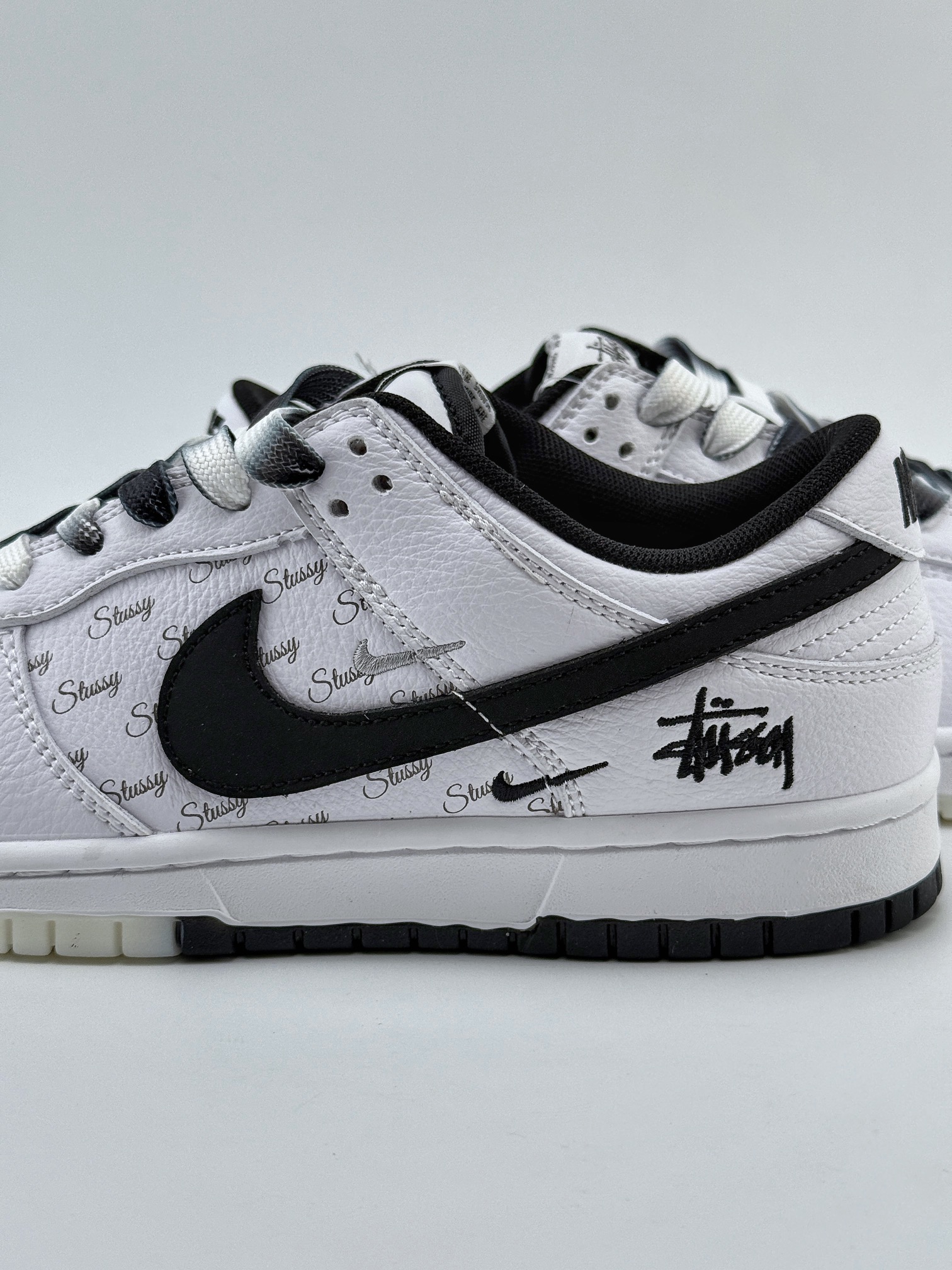 Nike SB Dunk Low x Stussy 白黑三小钩 NK3638-045