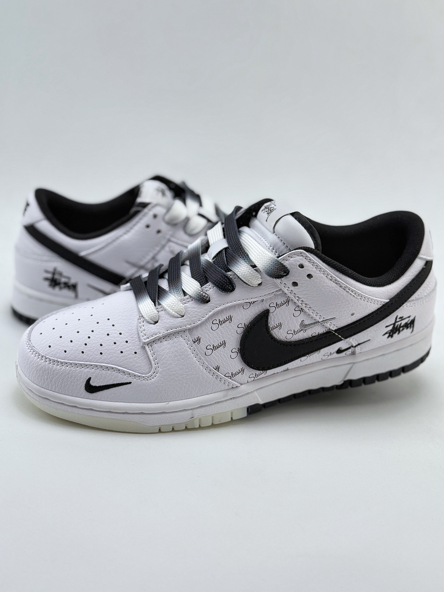 Nike SB Dunk Low x Stussy 白黑三小钩 NK3638-045