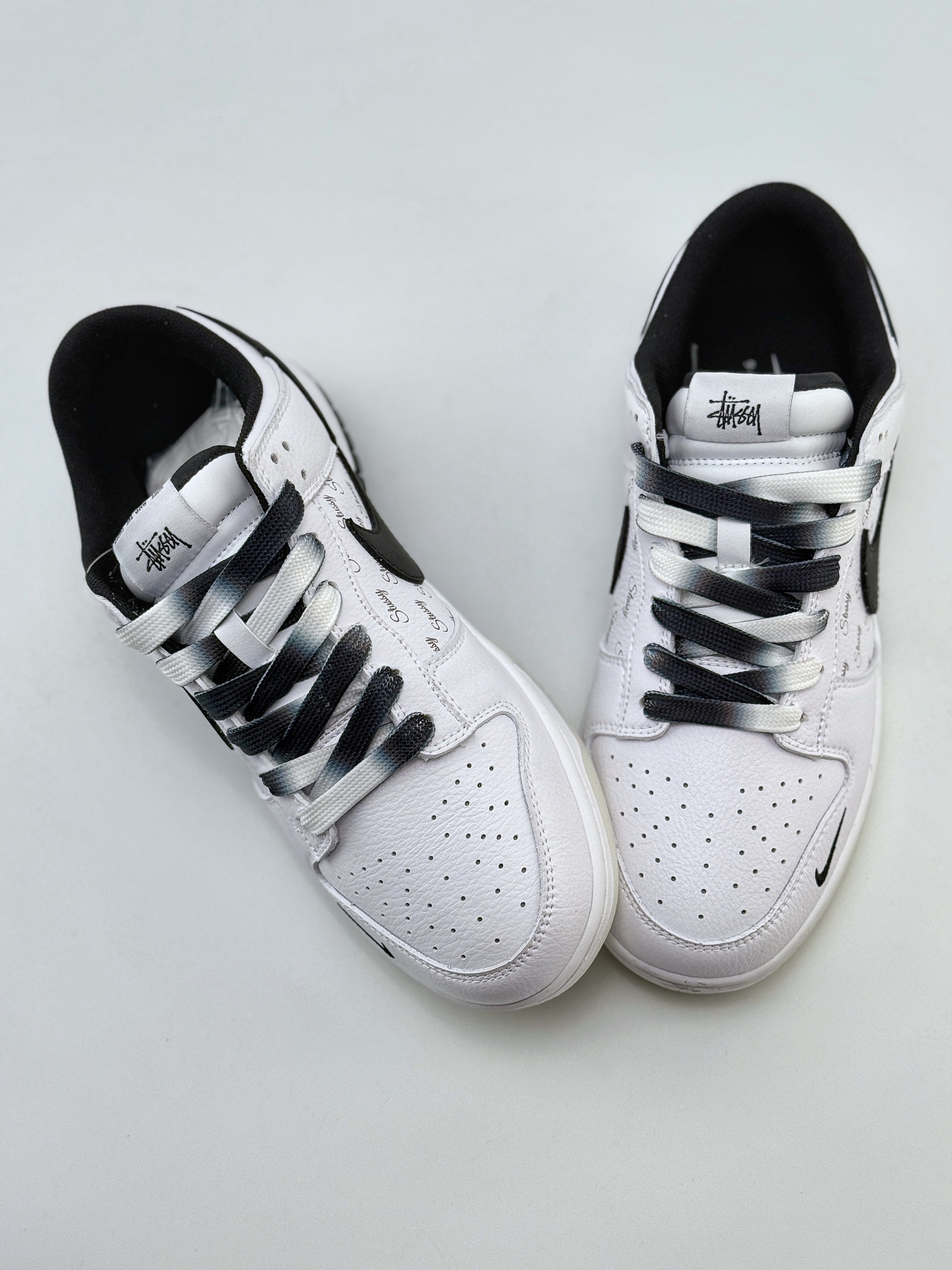 Nike SB Dunk Low x Stussy 白黑三小钩 NK3638-045