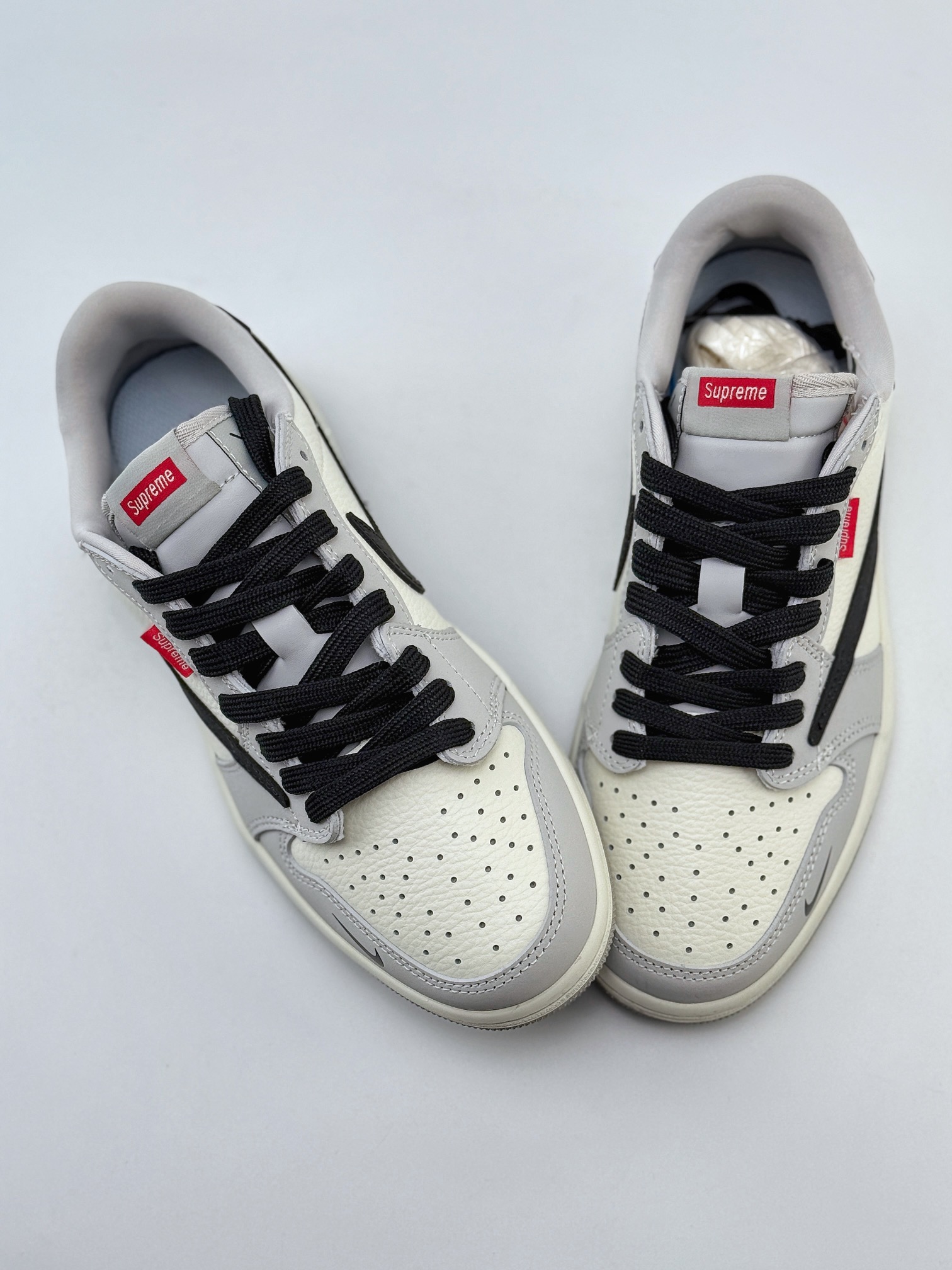 Travis Scott x Nike Air Jordan 1 Low x Supreme Air Jordan 1 Low 反转米黑灰小钩爆裂纹倒钩 JH6089-003