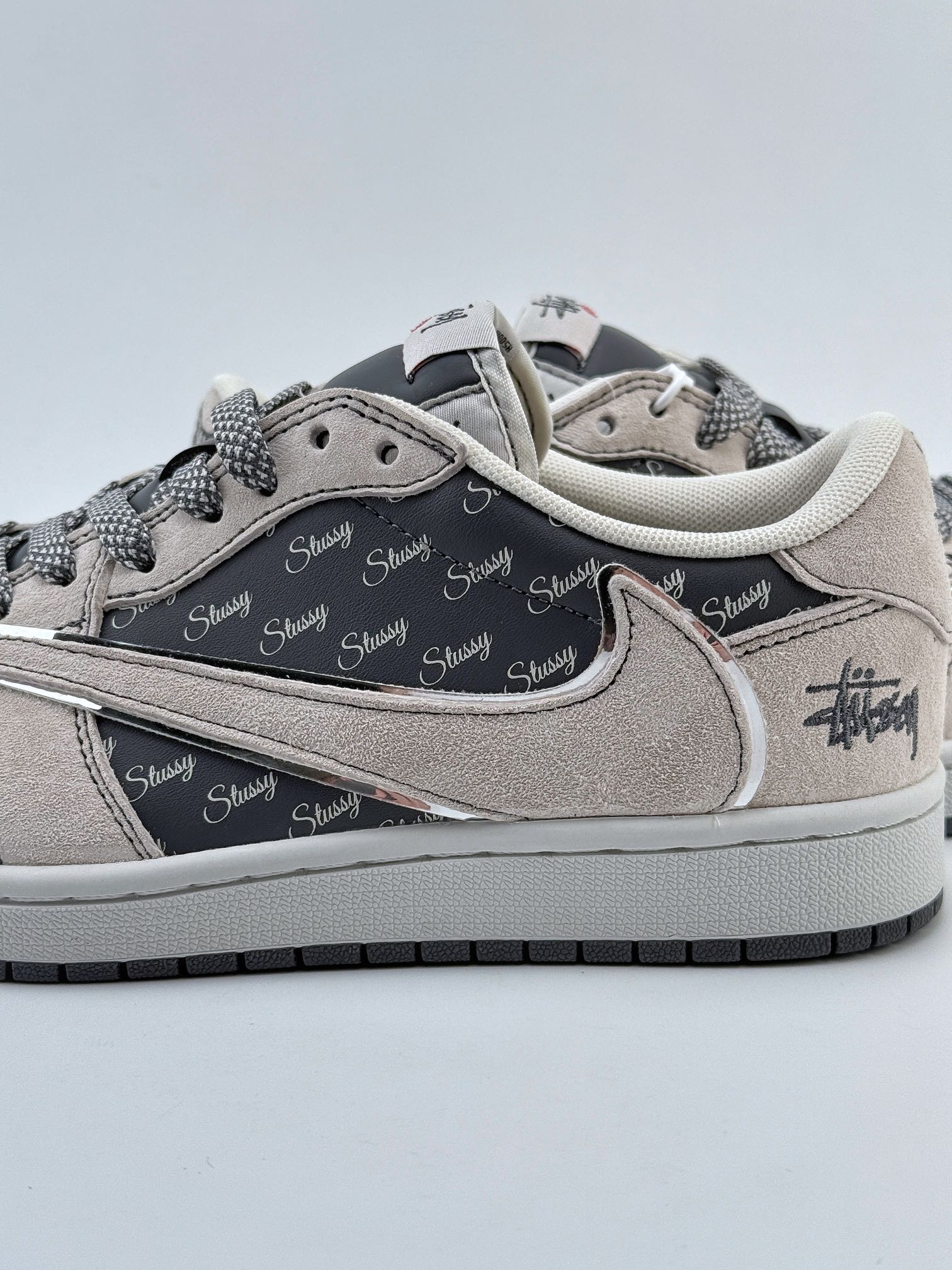 Travis Scott x Nike Air Jordan 1 Low x Stussy Air Jordan 1 Low 反转翻毛深空灰满天星倒钩 XZ3398-002