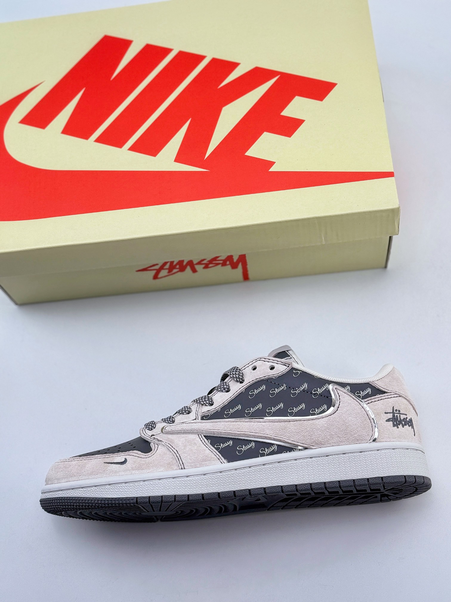 Travis Scott x Nike Air Jordan 1 Low x Stussy Air Jordan 1 Low 反转翻毛深空灰满天星倒钩 XZ3398-002