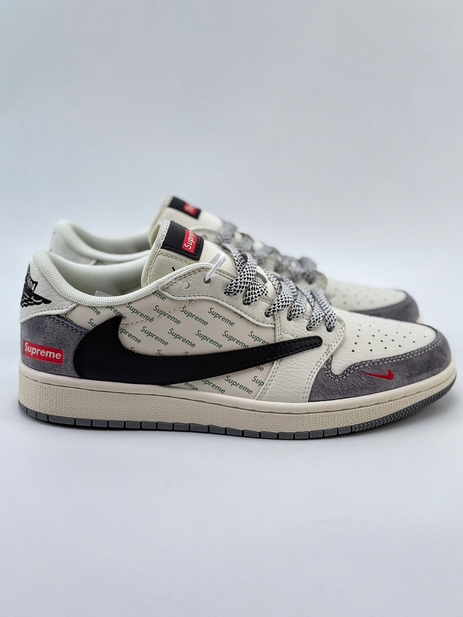 Travis Scott x Nike Air Jordan 1 Low x Supreme Air Jordan 1 Low 反转米黑灰满天星倒钩 XY2688-120