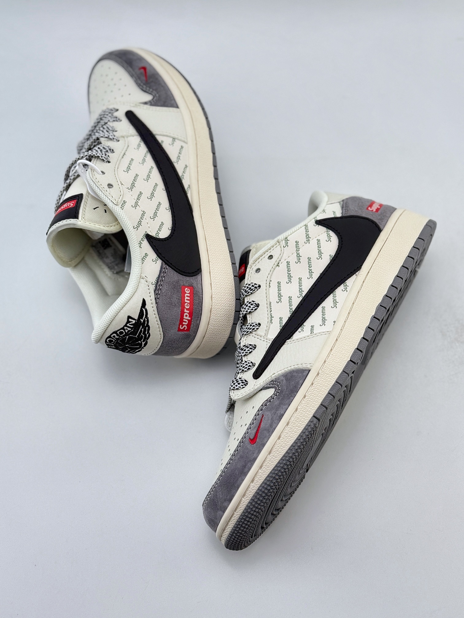 Travis Scott x Nike Air Jordan 1 Low x Supreme Air Jordan 1 Low 反转米黑灰满天星倒钩 XY2688-120