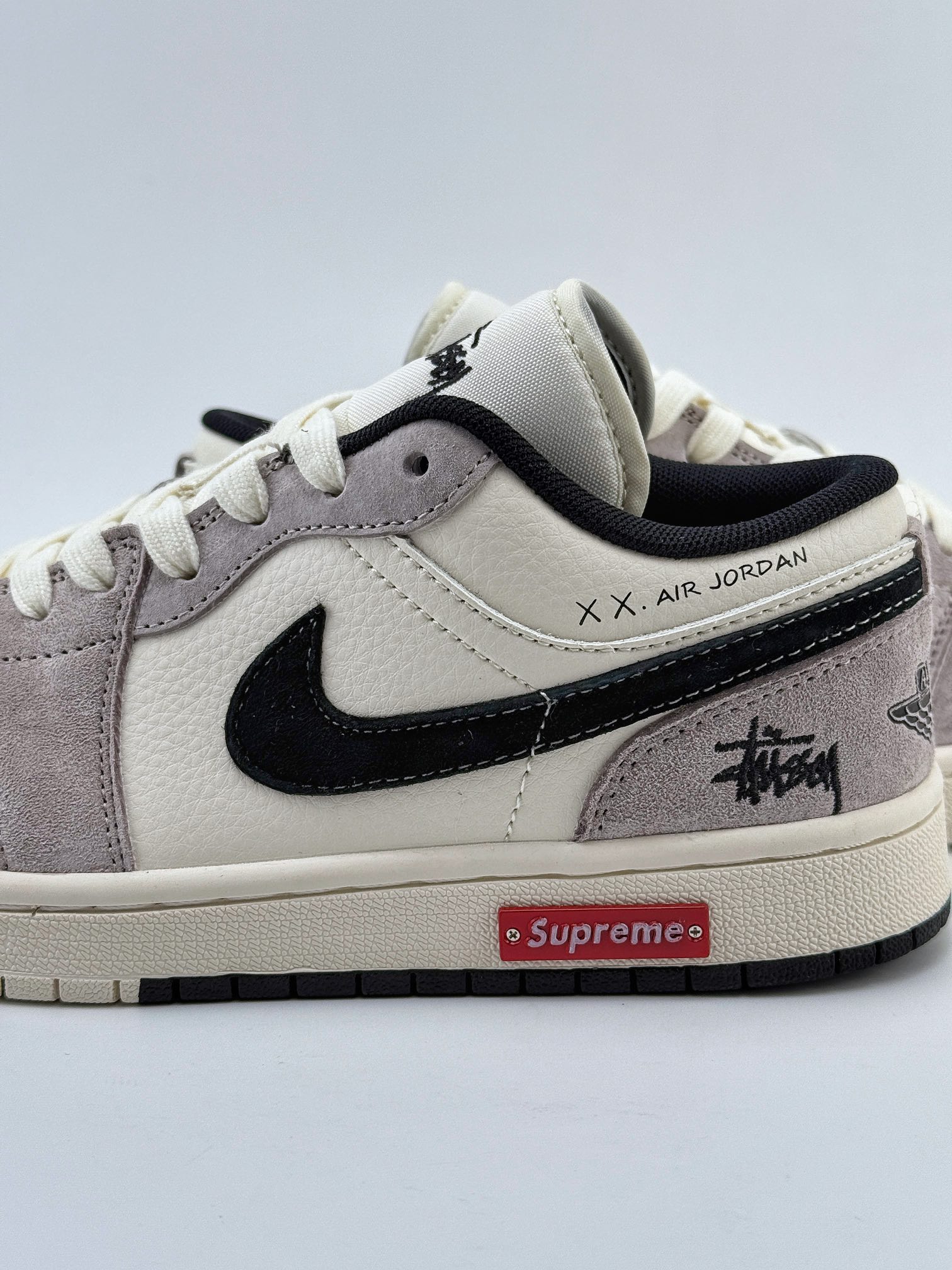 Air Jordan 1 Retro Low x Supreme x Stussy 米黑小钩 SJ9950-034