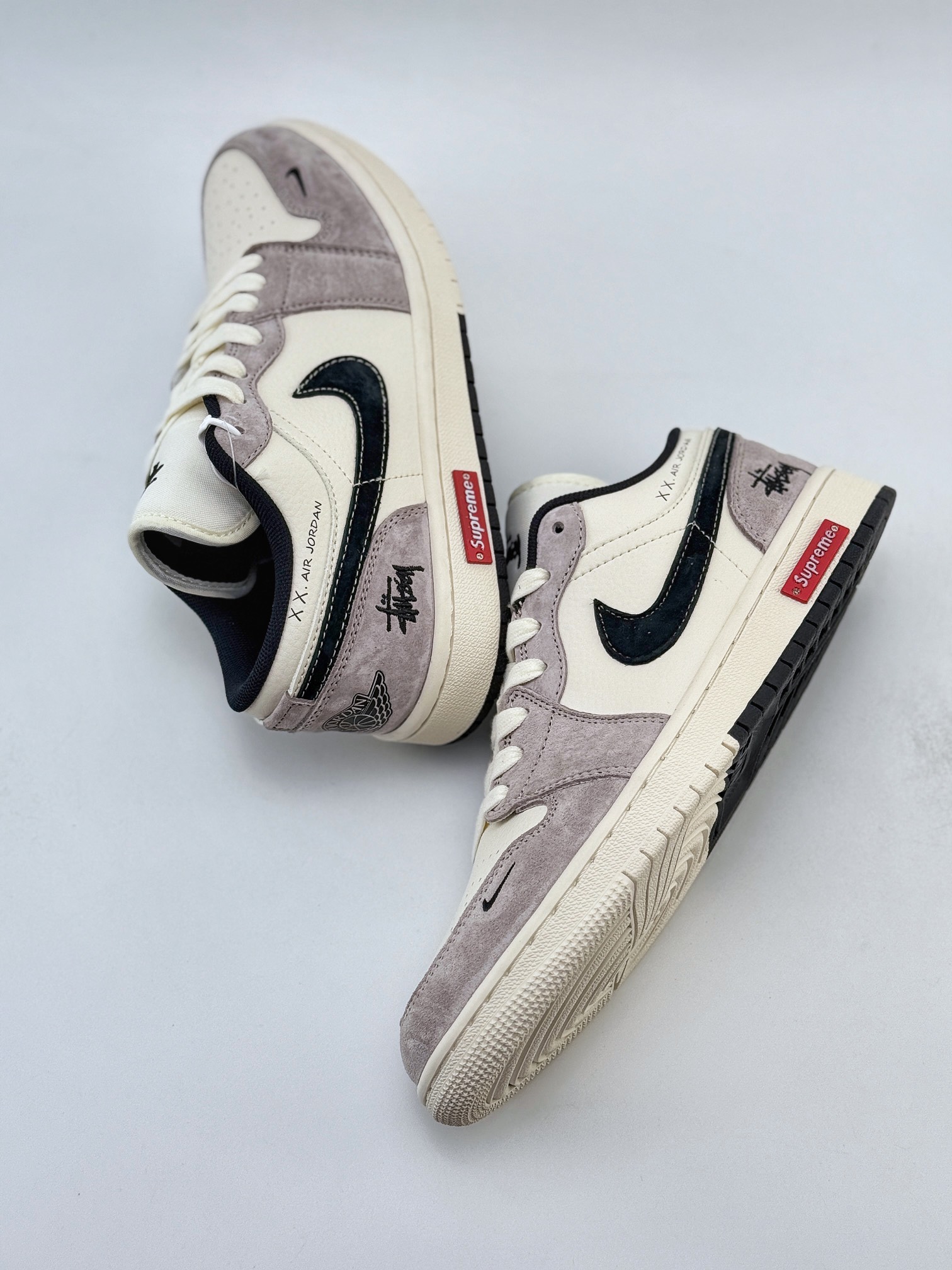 Air Jordan 1 Retro Low x Supreme x Stussy 米黑小钩 SJ9950-034