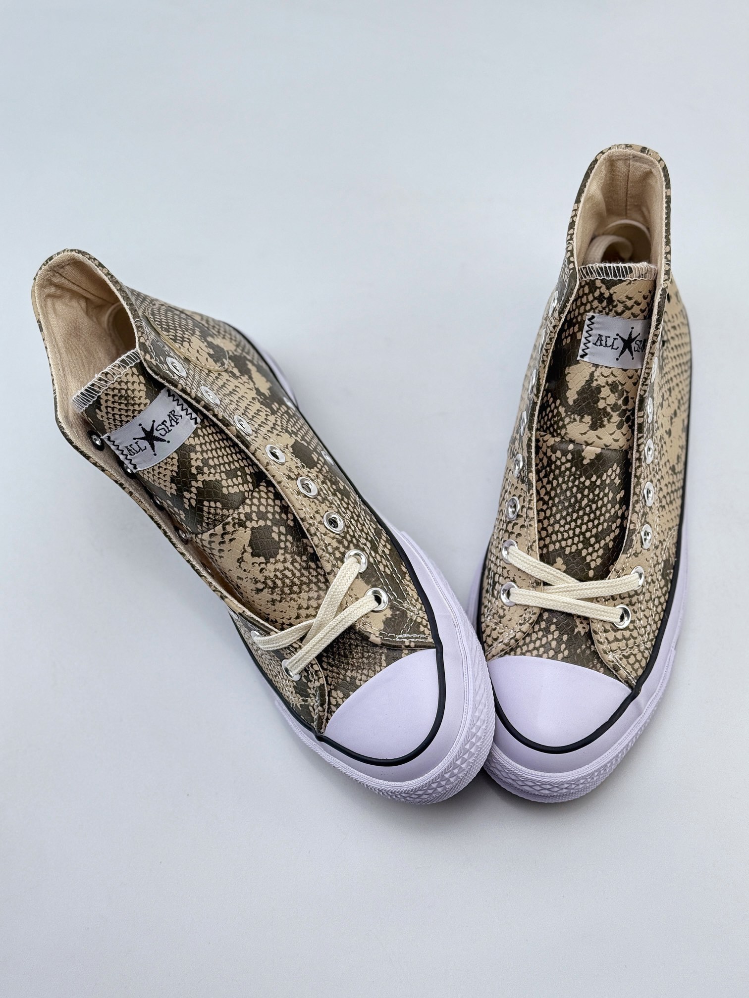 Stussy x Converse Chuck Taylor 蛇纹米棕