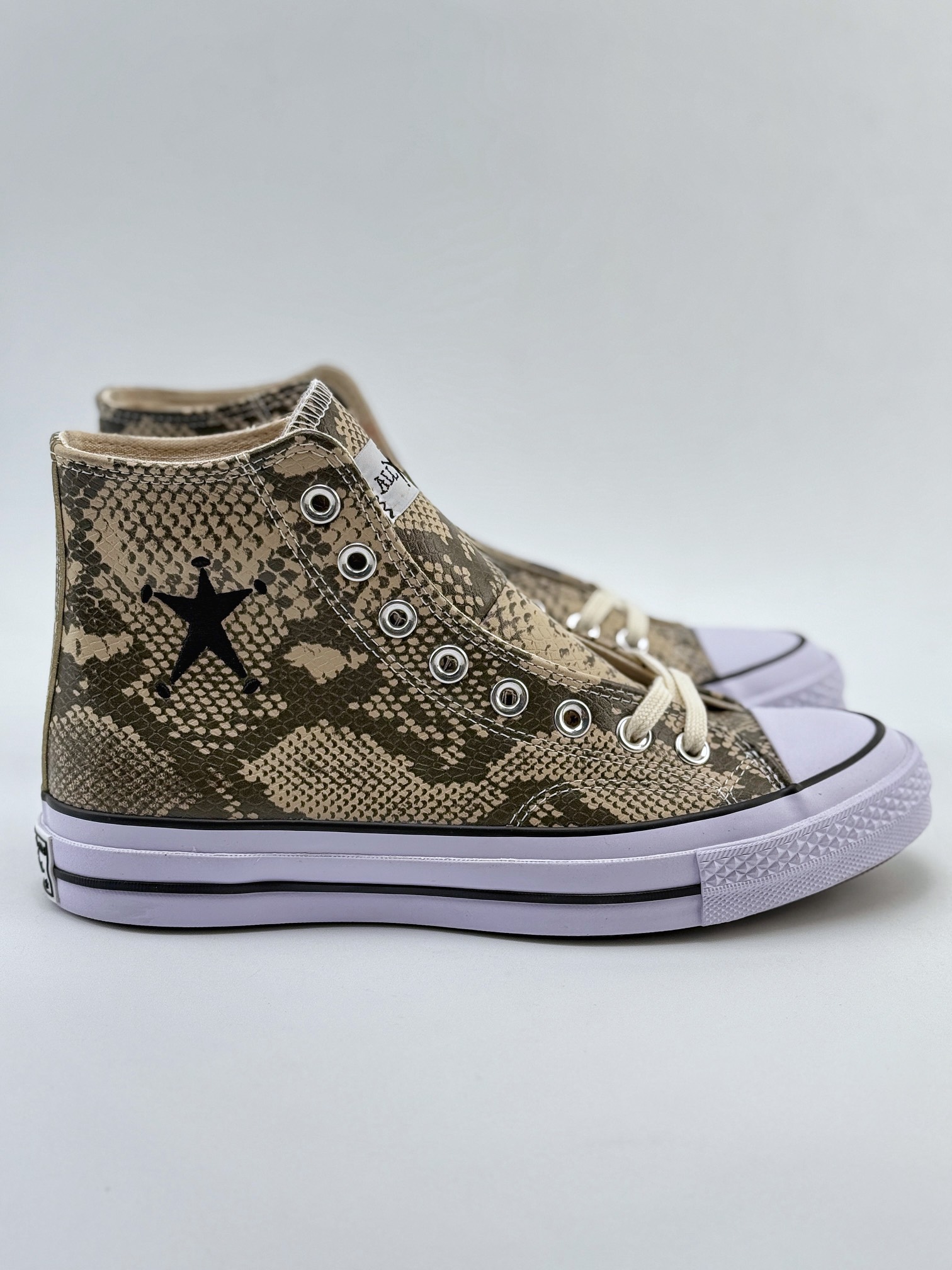 Stussy x Converse Chuck Taylor 蛇纹米棕