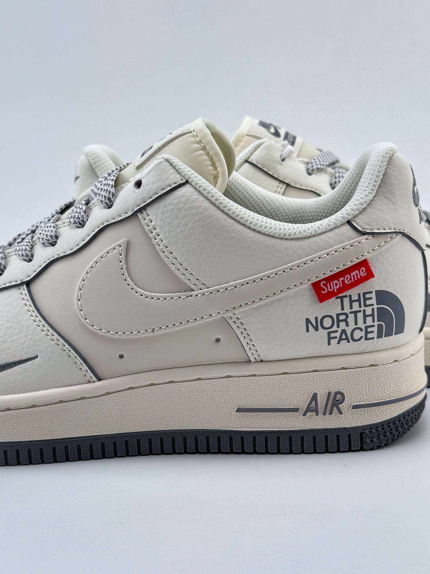Nike Air Force 1 Low 07 x The North Face 米白灰小钩满天星 XZ1996-710