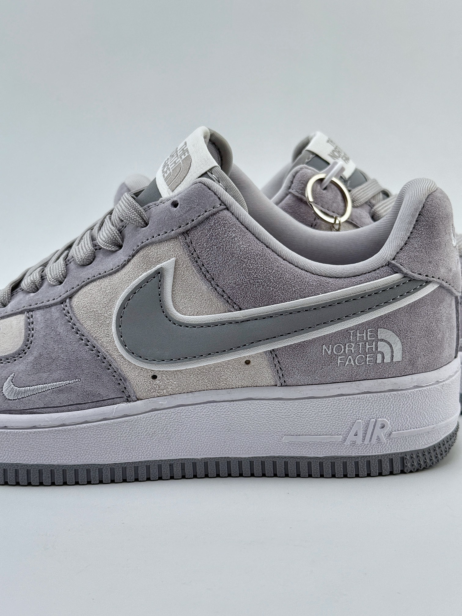 Nike Air Force 1 Low 07 x The North Face 翻毛灰 KK3333-004