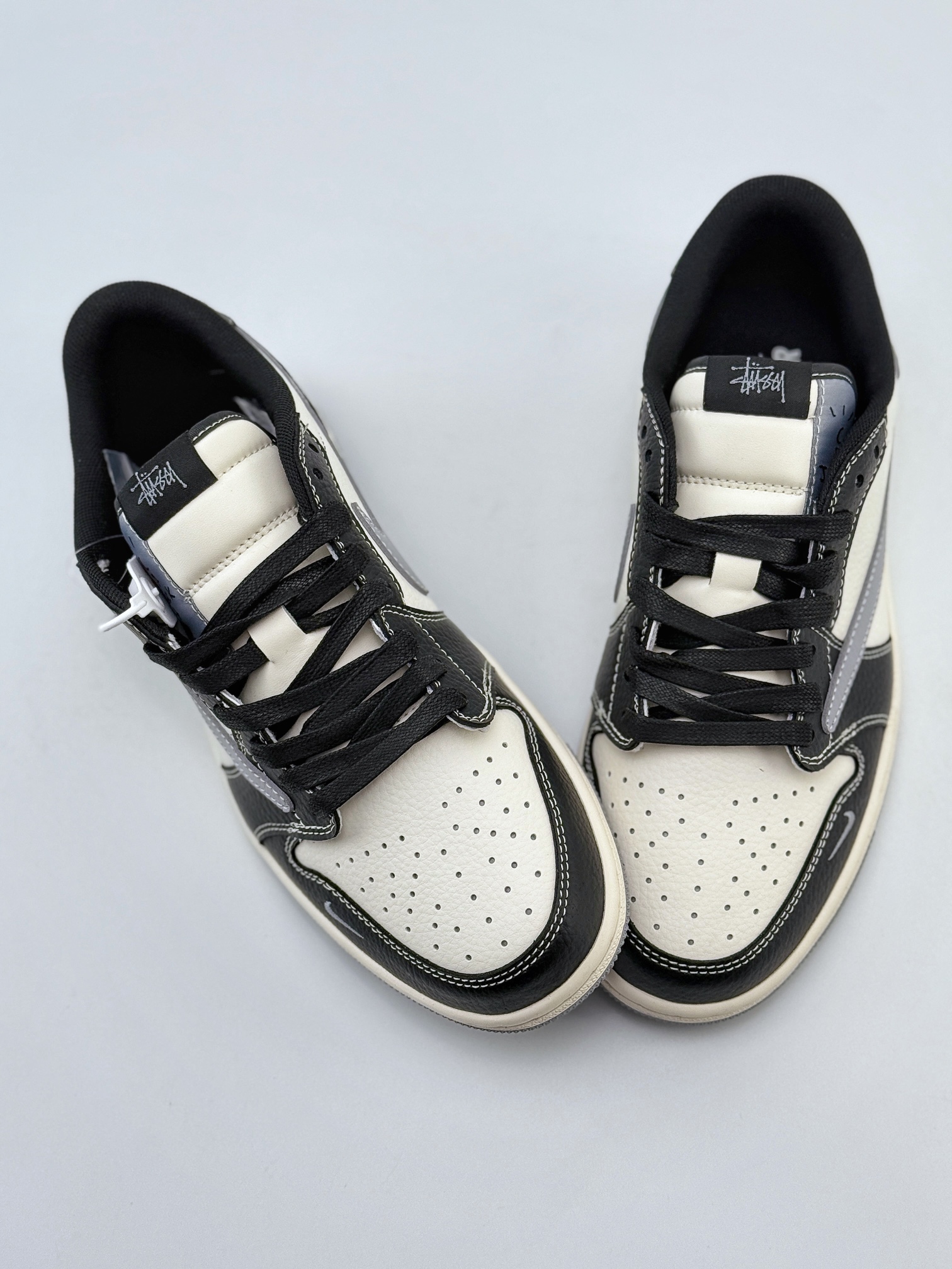 Travis Scott x Nike Air Jordan 1 Low x Stussy Air Jordan 1 Low 反转米黑灰小钩倒钩 XZ5168-001