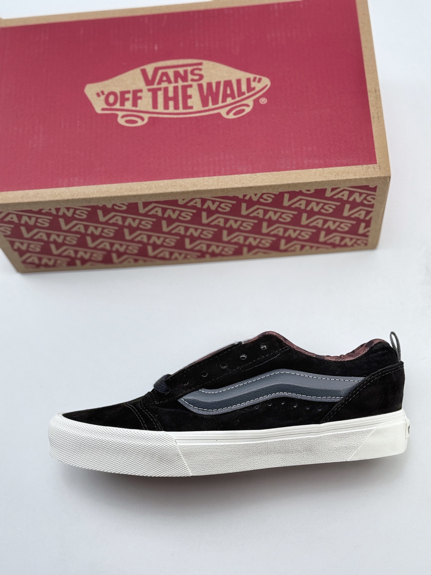 Vans Knu Skool 舒适百搭 防滑耐磨 低帮 板鞋 男女款 黑色 内里棕格 VN000CS0239