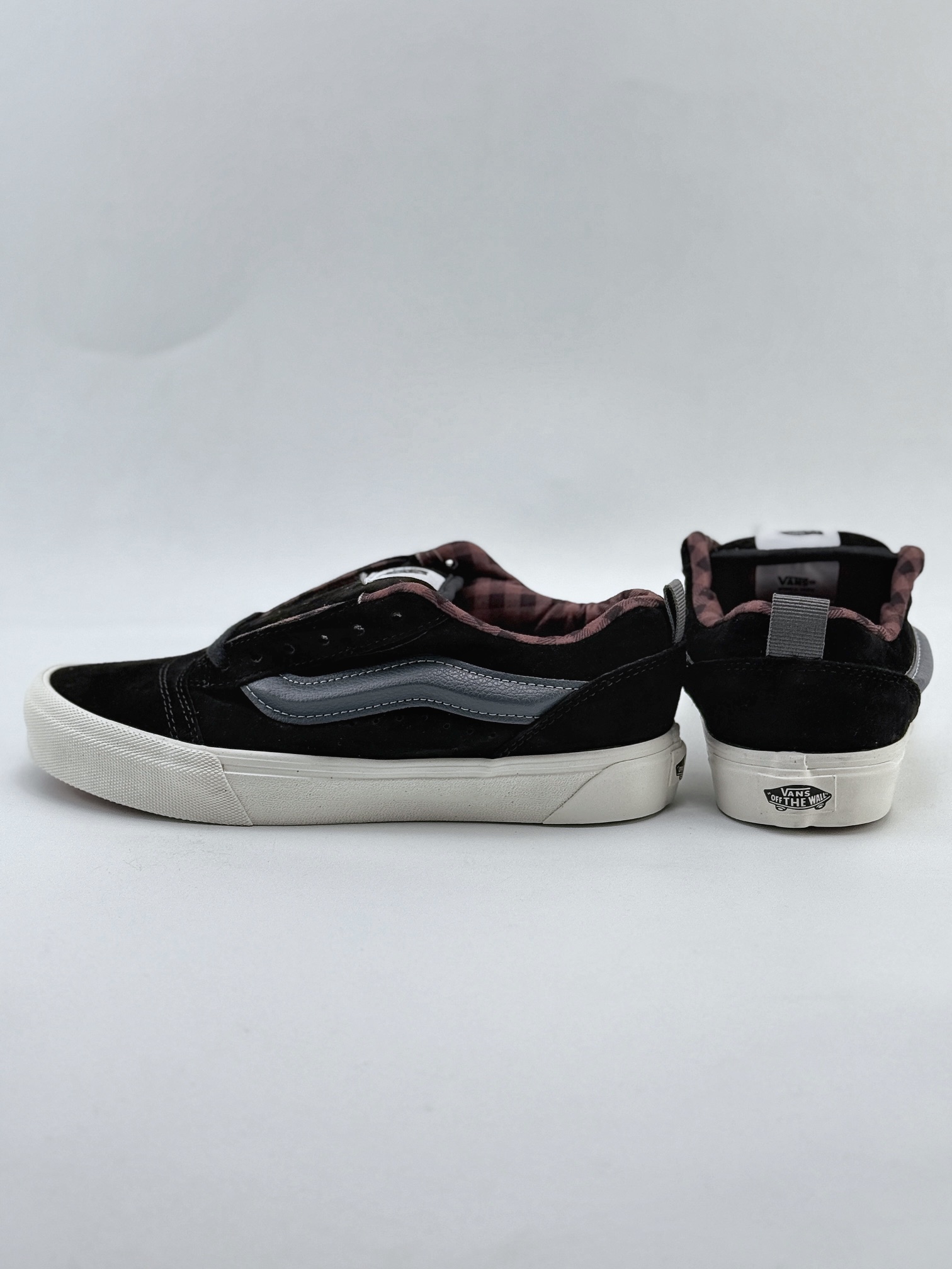 Vans Knu Skool 舒适百搭 防滑耐磨 低帮 板鞋 男女款 黑色 内里棕格 VN000CS0239