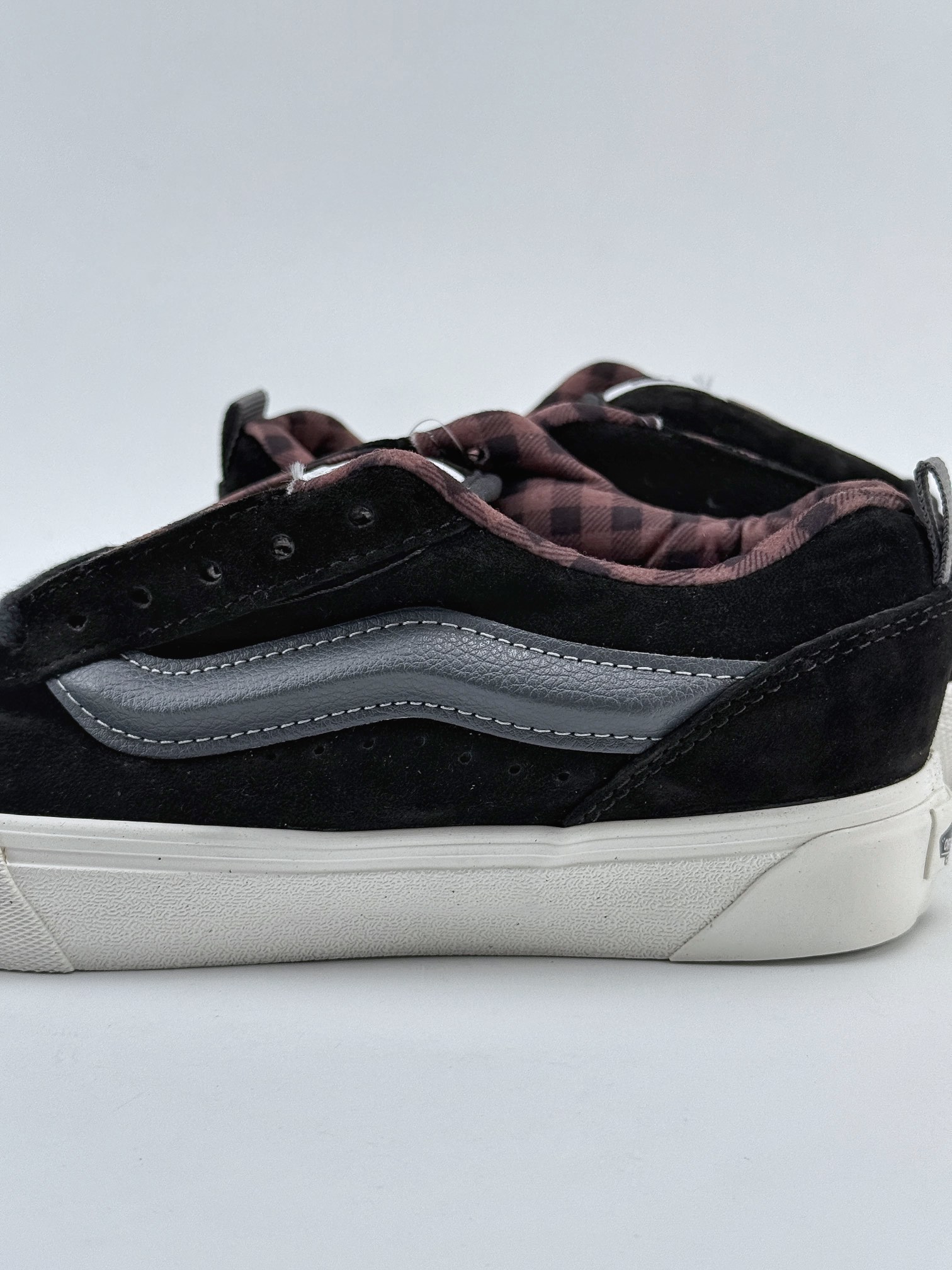 Vans Knu Skool 舒适百搭 防滑耐磨 低帮 板鞋 男女款 黑色 内里棕格 VN000CS0239